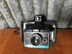 €€ Vintage Polaroid Colorpack II  Instant Land Camera