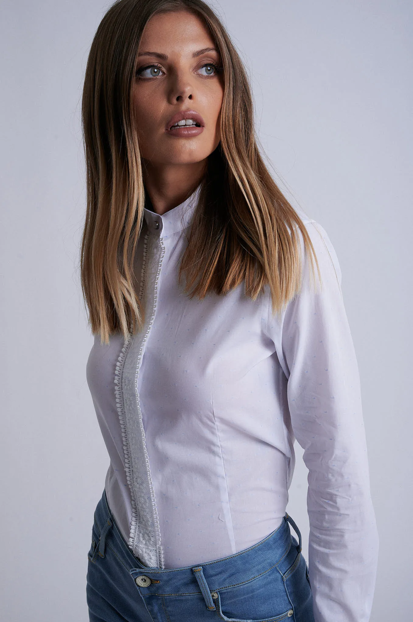 100% cotton shirt with mao collar and lace placket