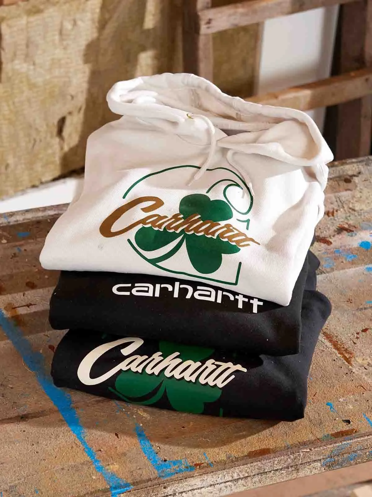 105231&#x20;Work&#x20;Hoodie&#x20;Shamrock&#x20;Graphic&#x20;Print&#x20;-&#x20;Carhartt