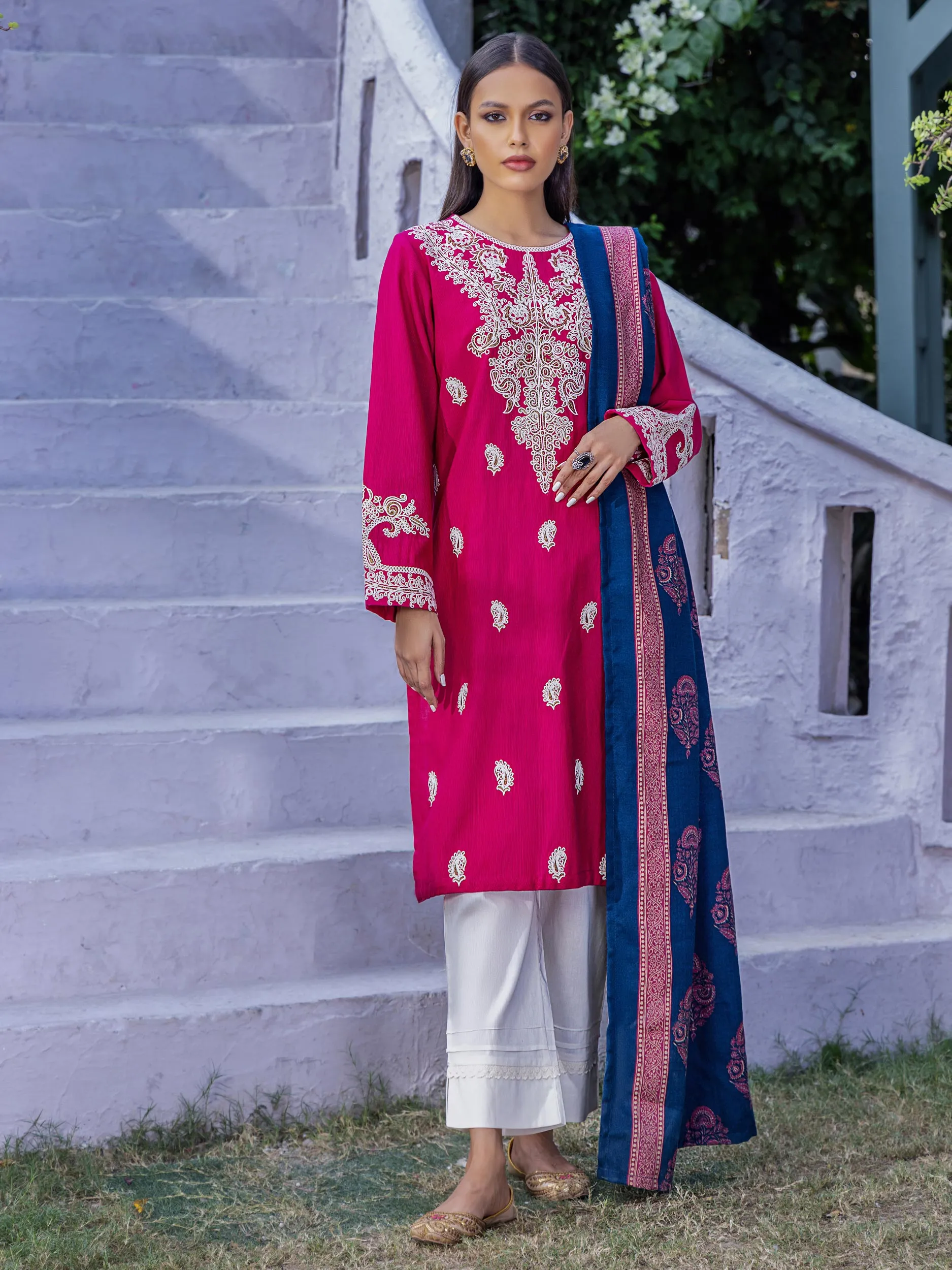 2 Piece Khaddar Suit-Embroidered (Pret)