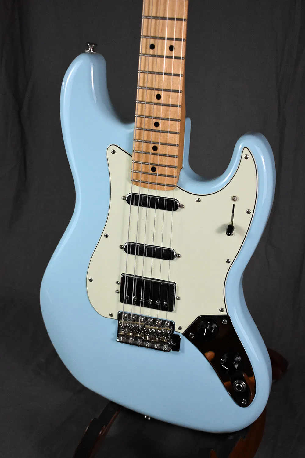 2019 Fender Alternate Reality Sixty-Six