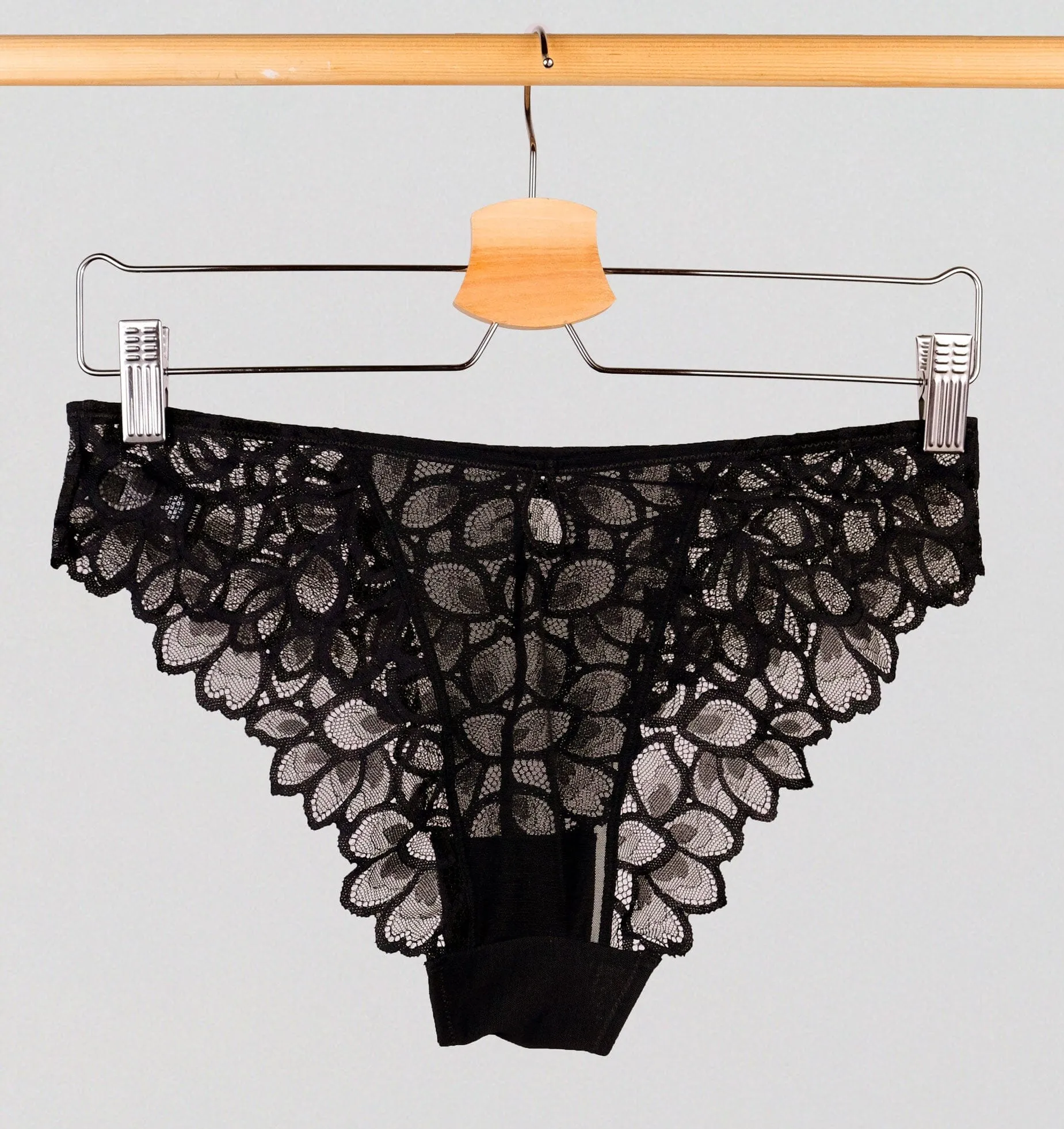 Abstract petal lace brazillian [Black]