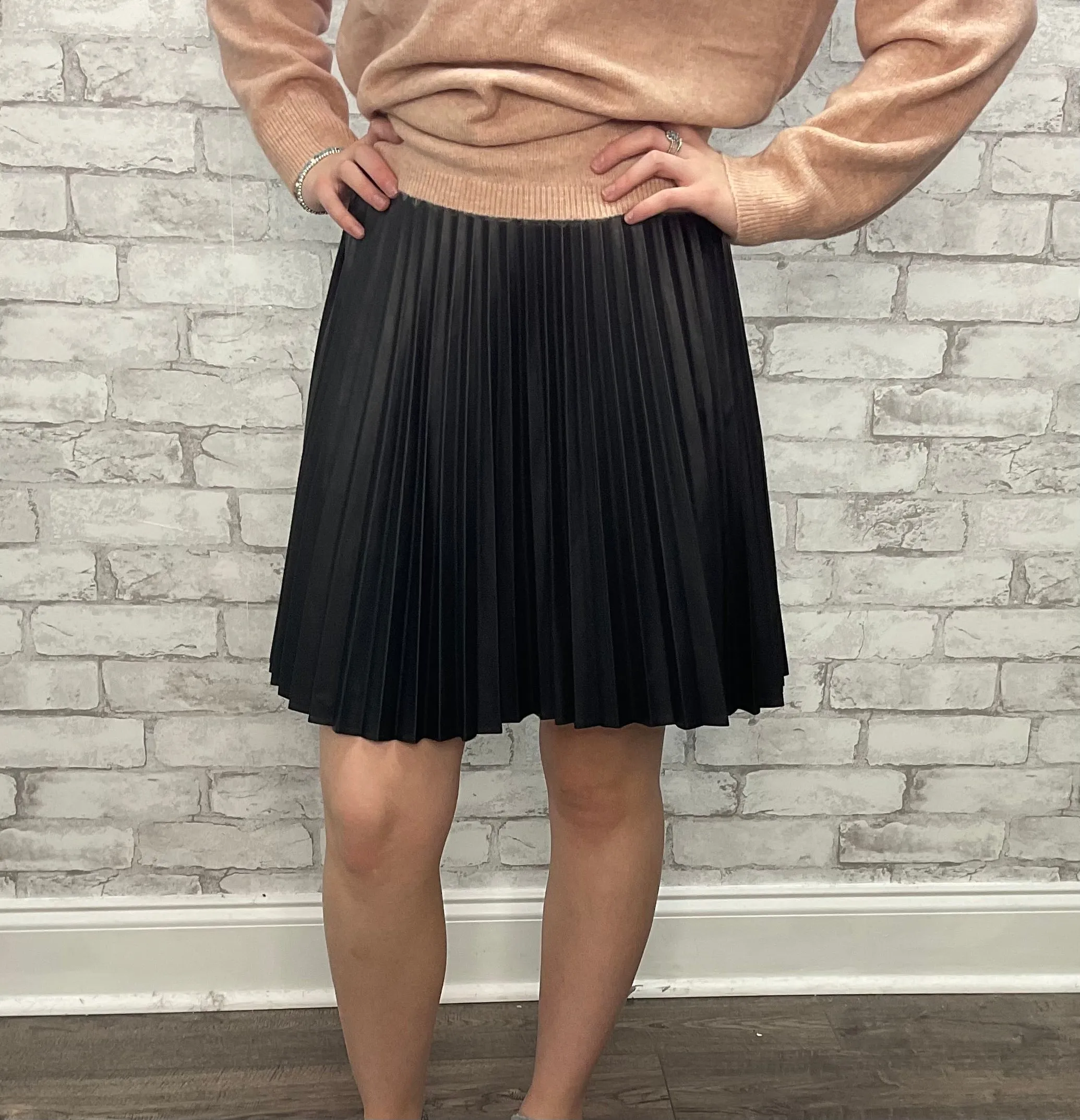 ACCORDION PLEATED, FAUX LEATHER, SKIRT