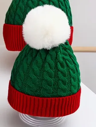 Adults Unisex Christmas Santa PomPom Beanie Hat in Green Red