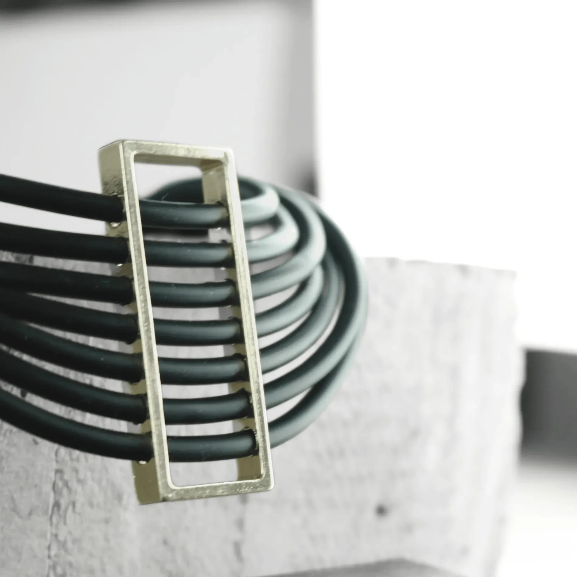 Alaya Short Open Square Necklace Gold Plating