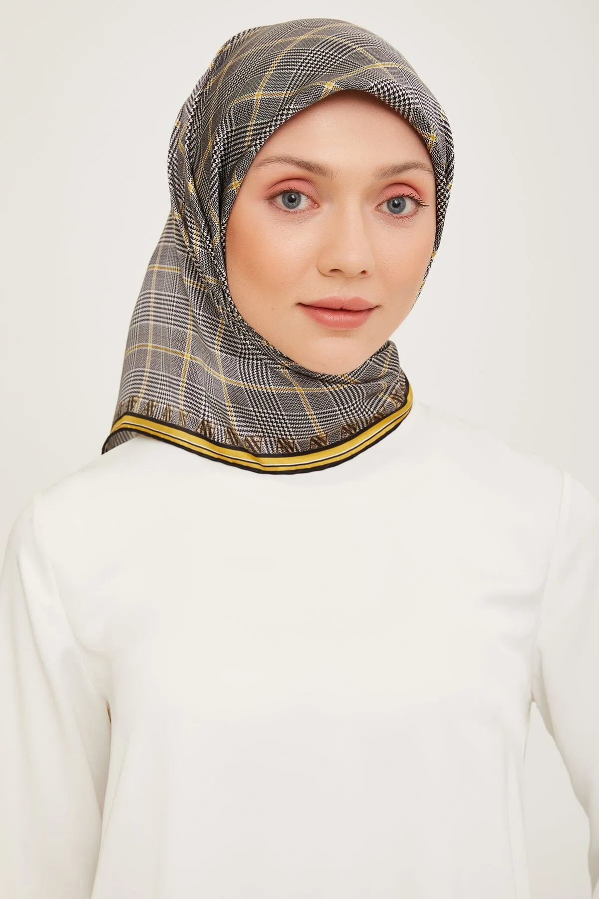 Armine Legian Women Silk Scarf #32