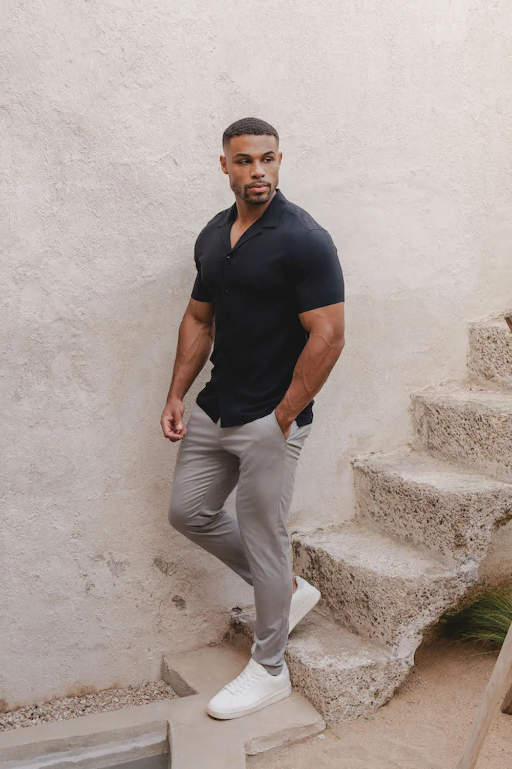 Athletic Fit Short Sleeve Viscose Shirt in Black