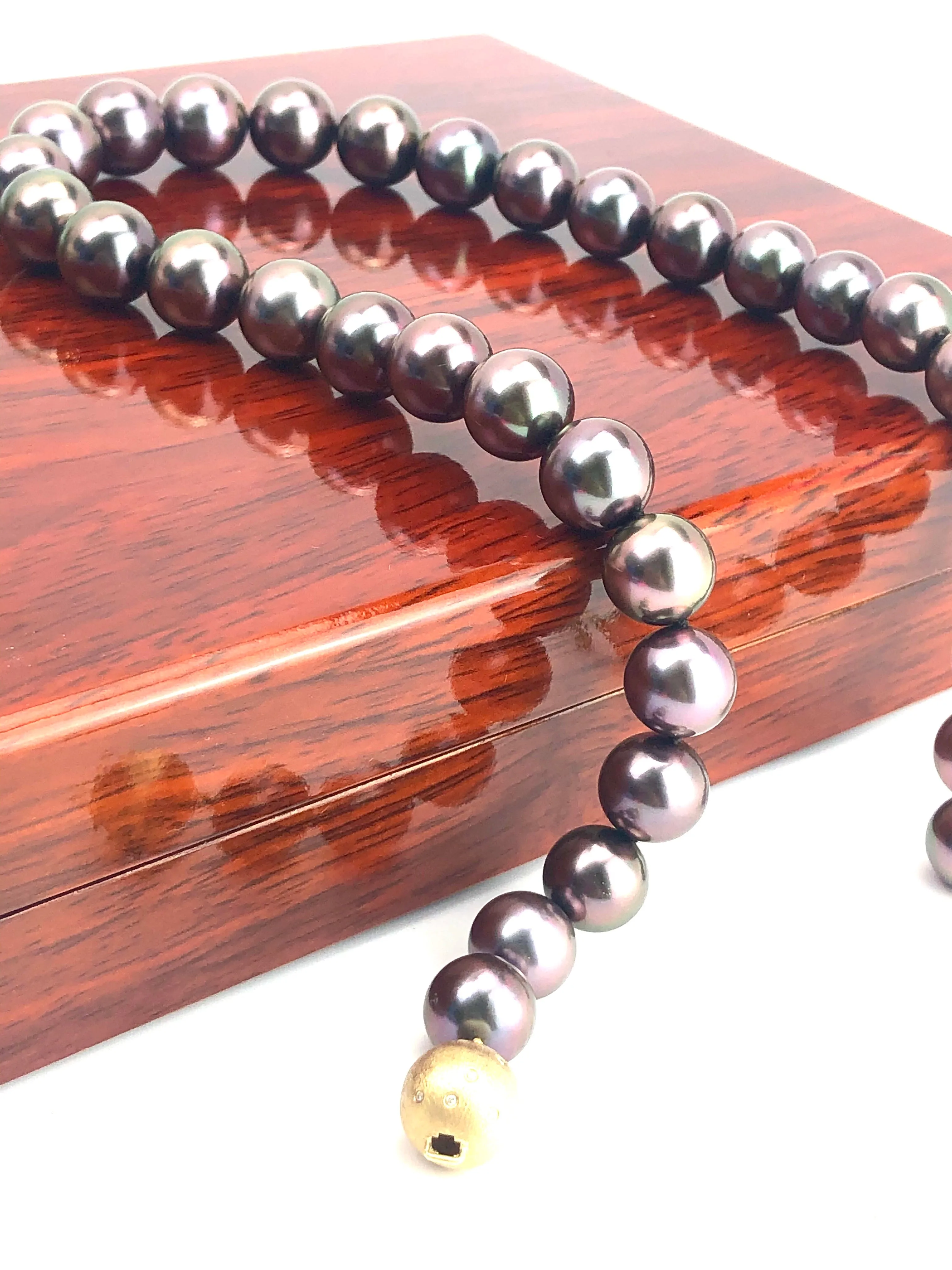 Aubergine AAA / AA with 14K gold & 18K diamond ball clasp pearl necklace , SKU# 070776
