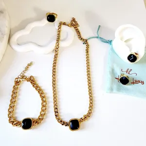 Ayla Black 4 pieces Bundle