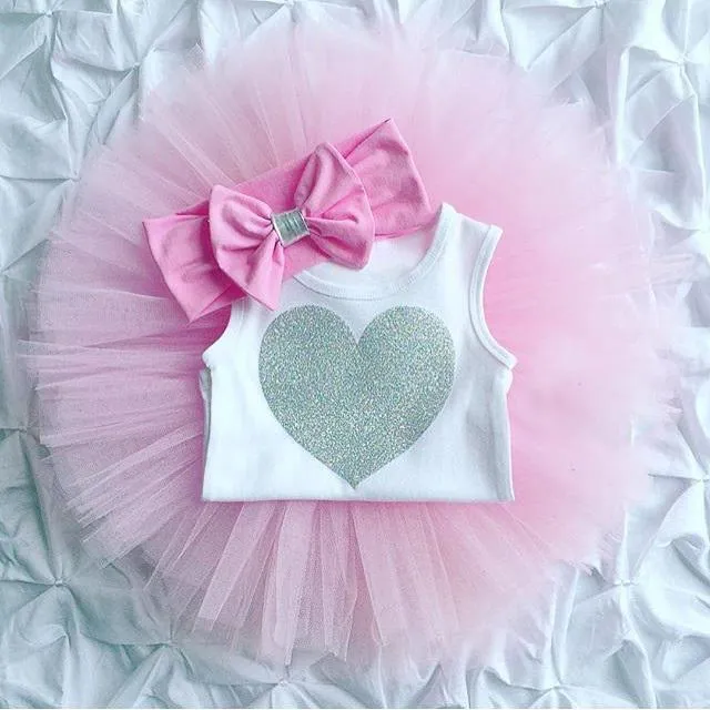 Baby Girls Clothing Set Sleeveless Heart Bodysuit Romper   Tutu Skirt   Headband 3pcs Outfit