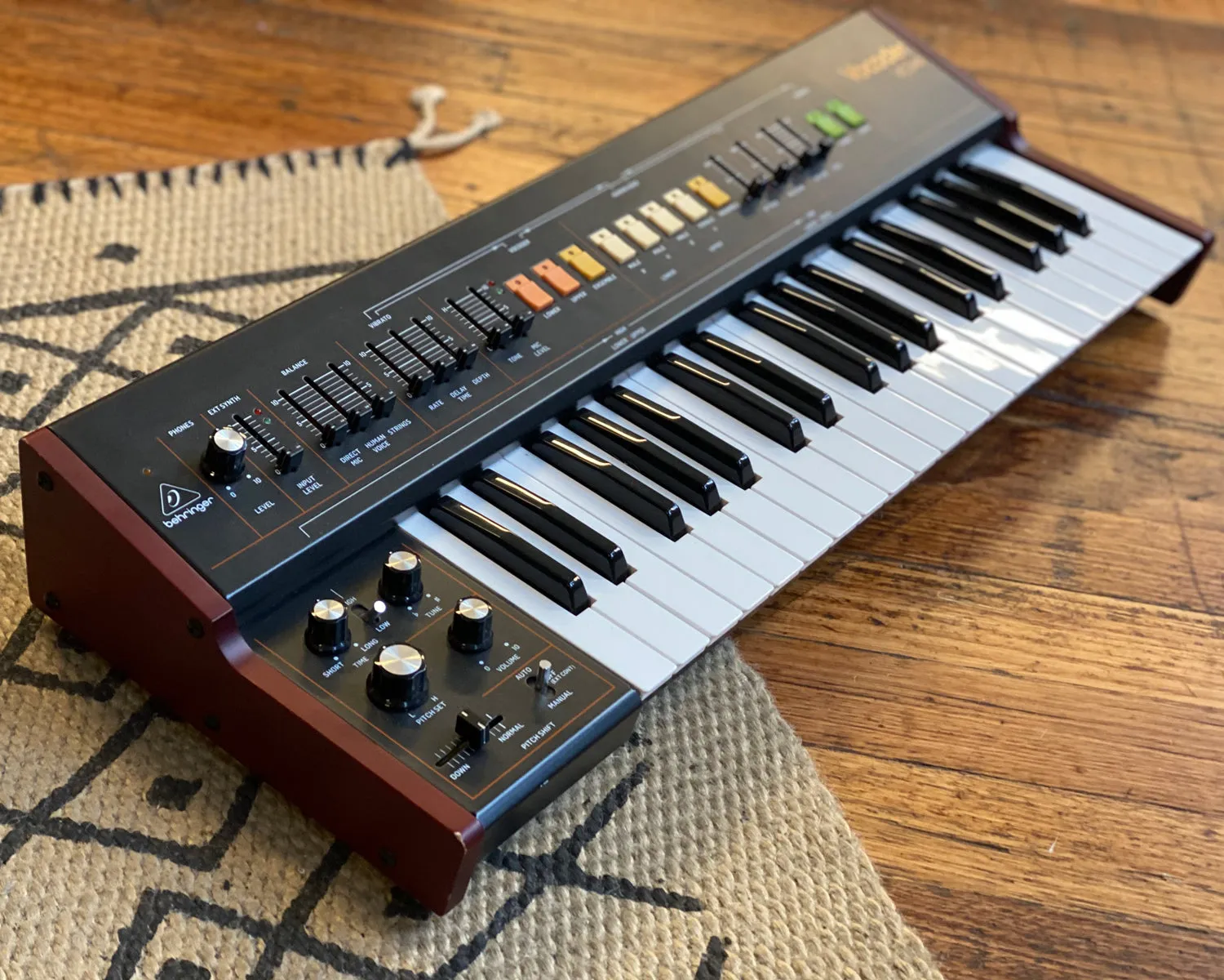 Behringer VC340 Analog Vocoder