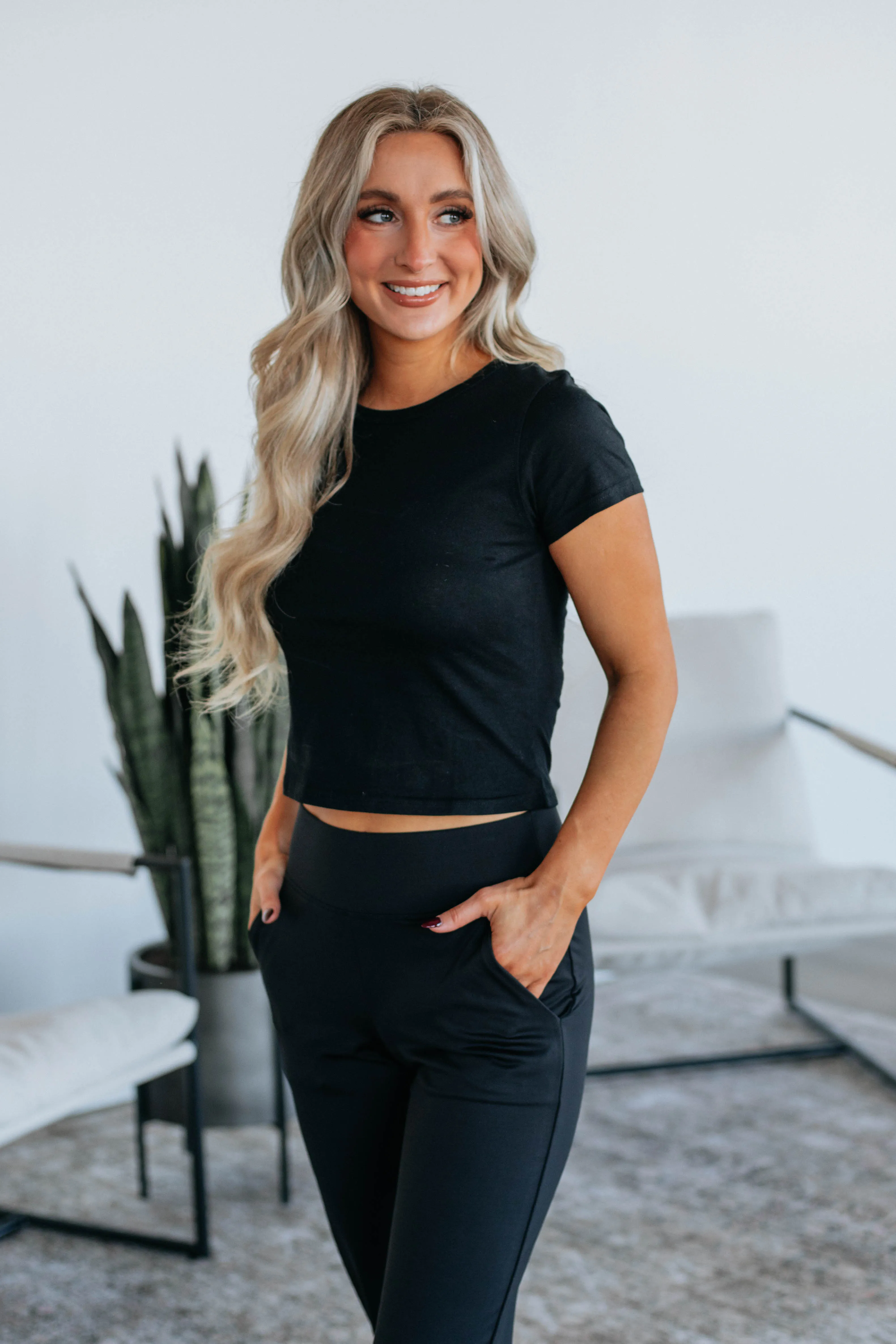 Bennie Basic Tee - Black
