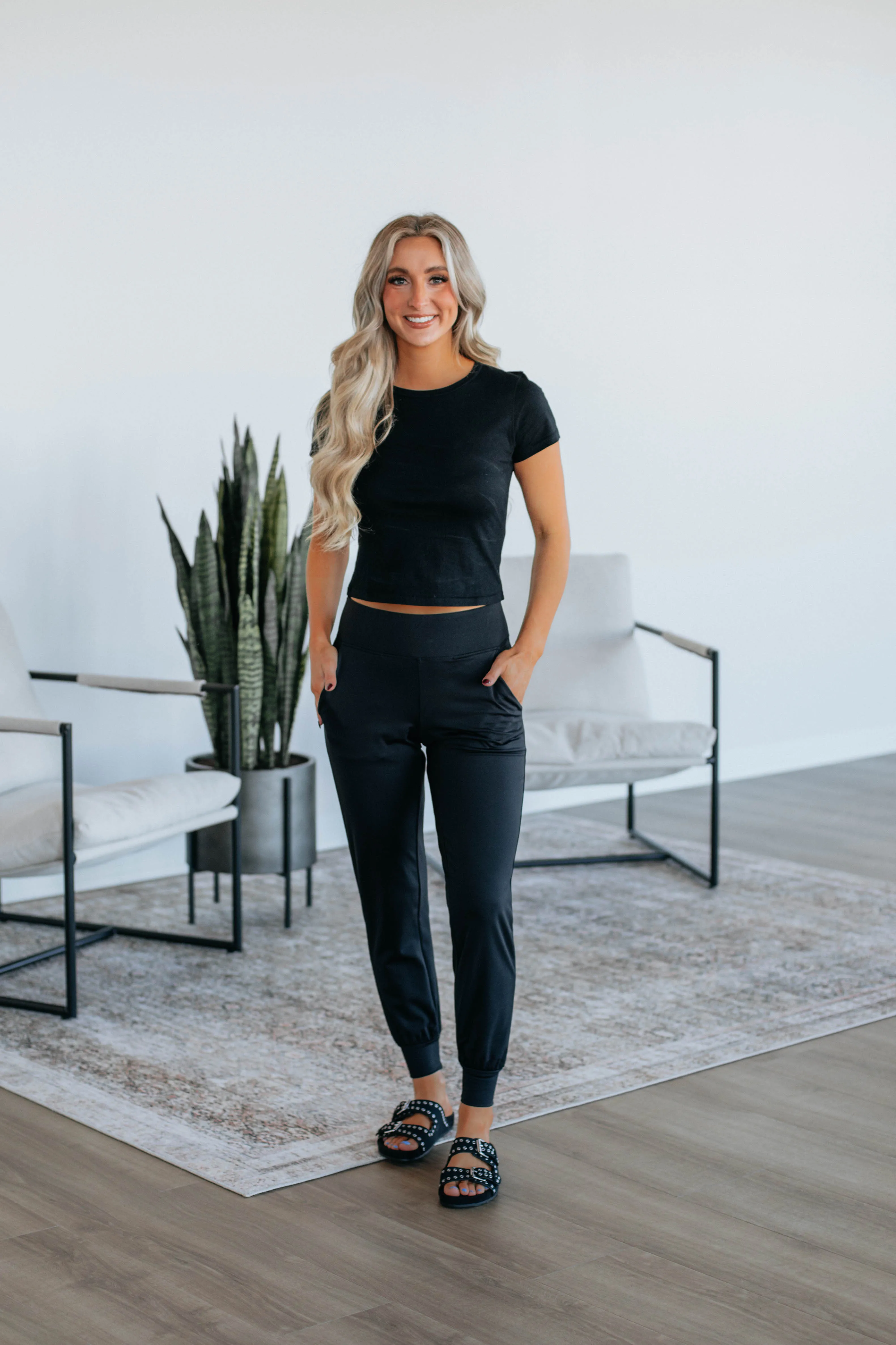 Bennie Basic Tee - Black