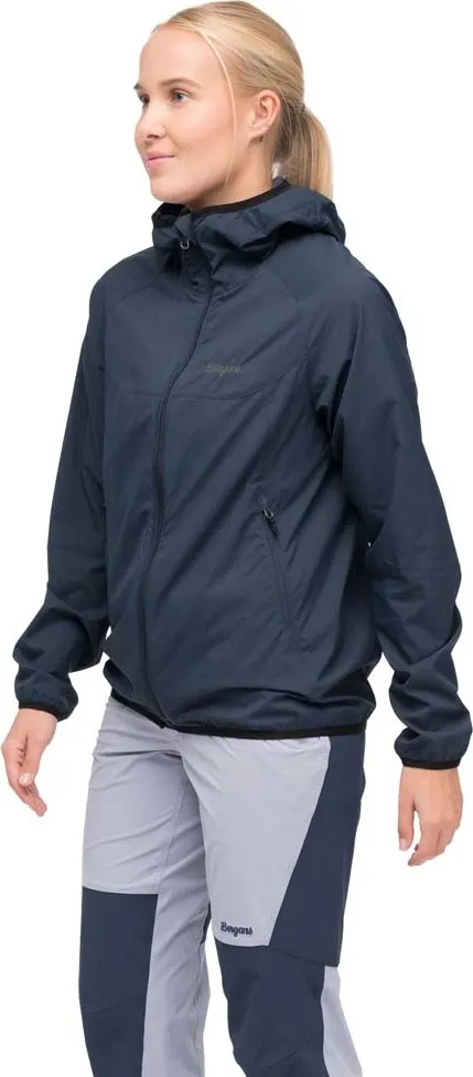 Bergans Women&#x27;s Vaagaa Windbreaker Jacket Navy Blue | Buy Bergans Women&#x27;s Vaagaa Windbreaker Jacket Navy Blue here | Outnorth