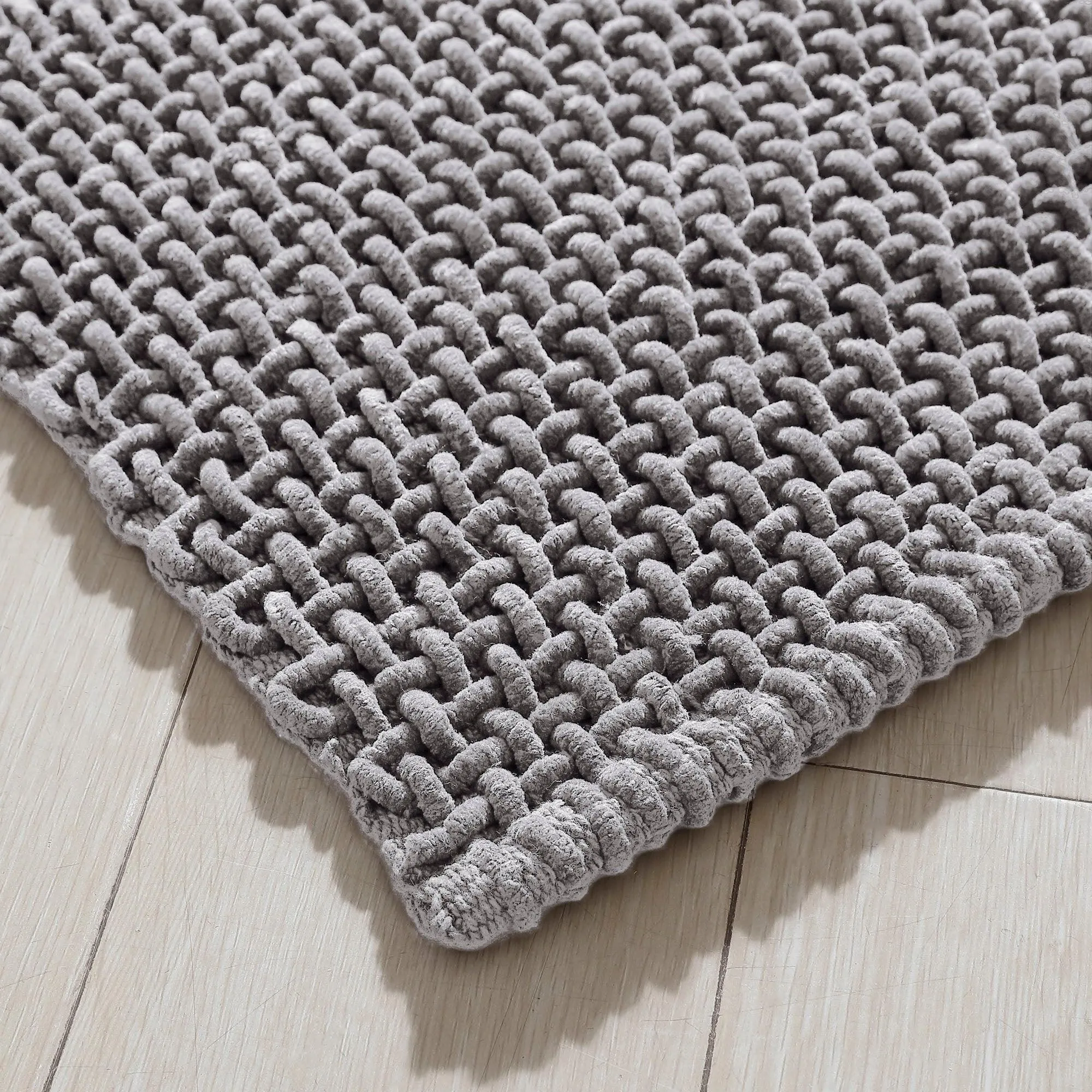 Brielle Home Ramsey Handwoven Bath Rug