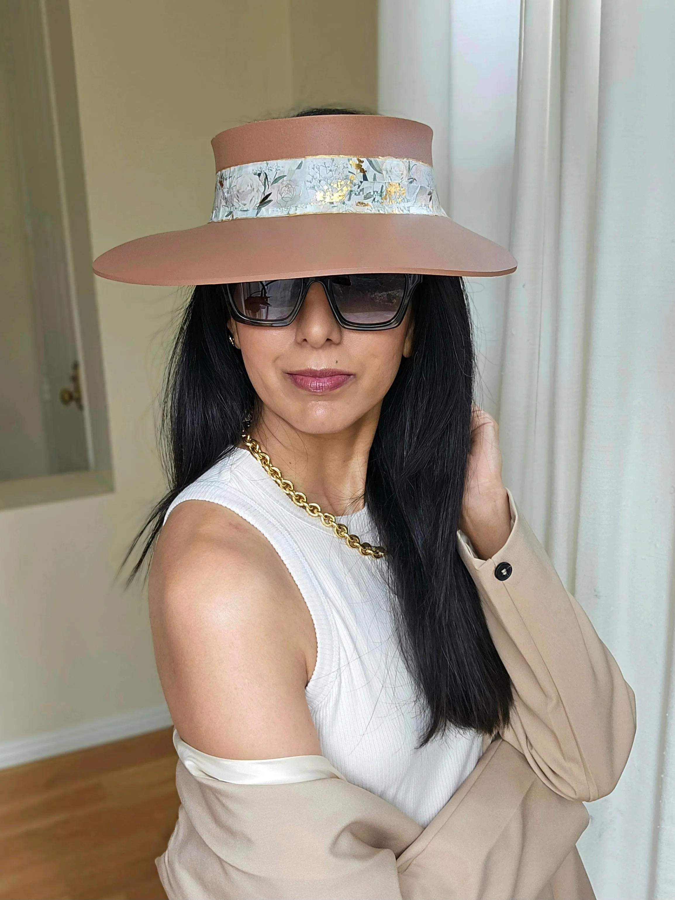 Brown "LadyEVA" Visor Hat with Stylish White and Gold Floral Band