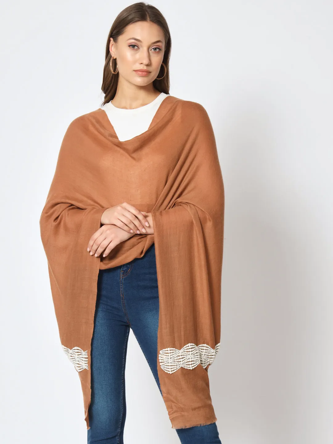 Brown shawl made of pure pashmina and embellished with pearls