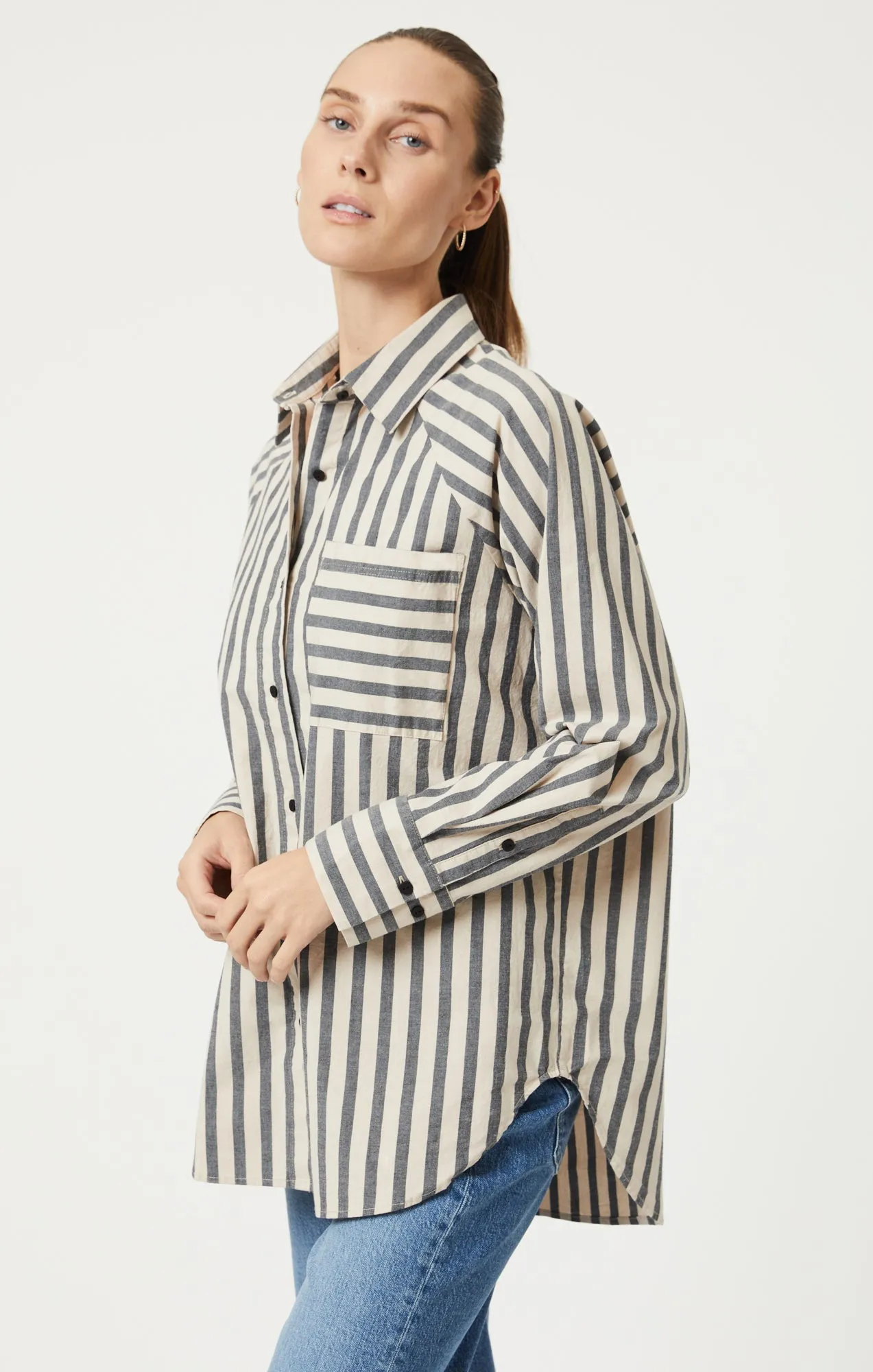 BUTTON-UP LONG SLEEVE SHIRT IN BEIGE BOLD STRIPE