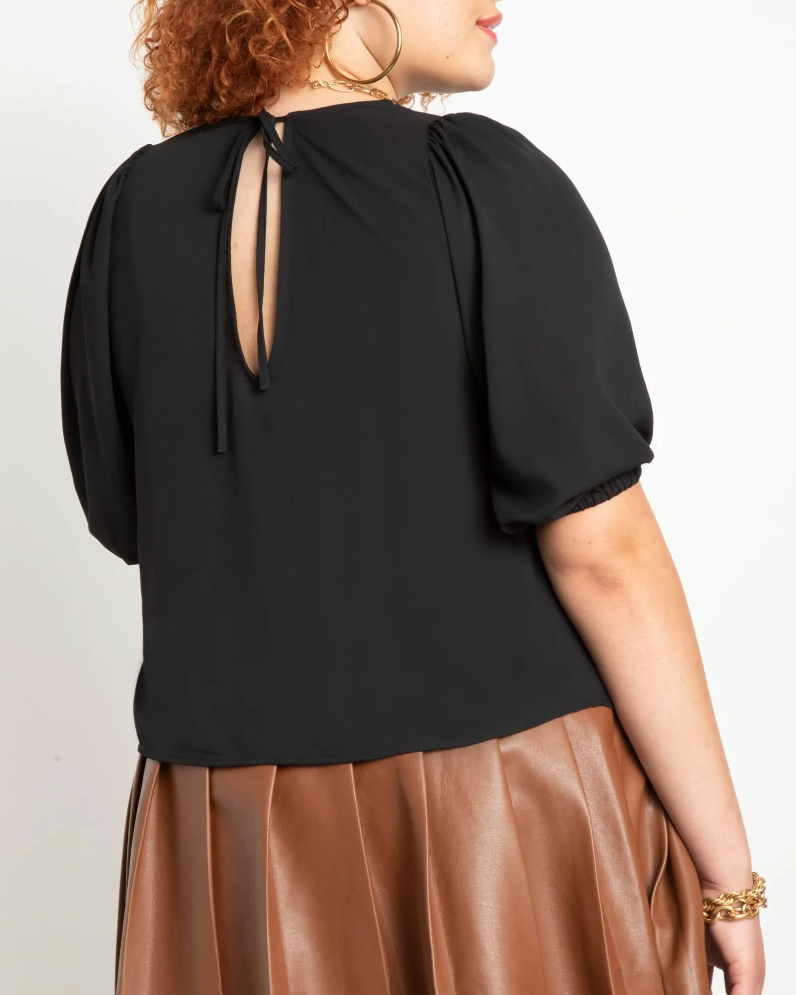 Cassadee Open Tie Back Top | Totally Black