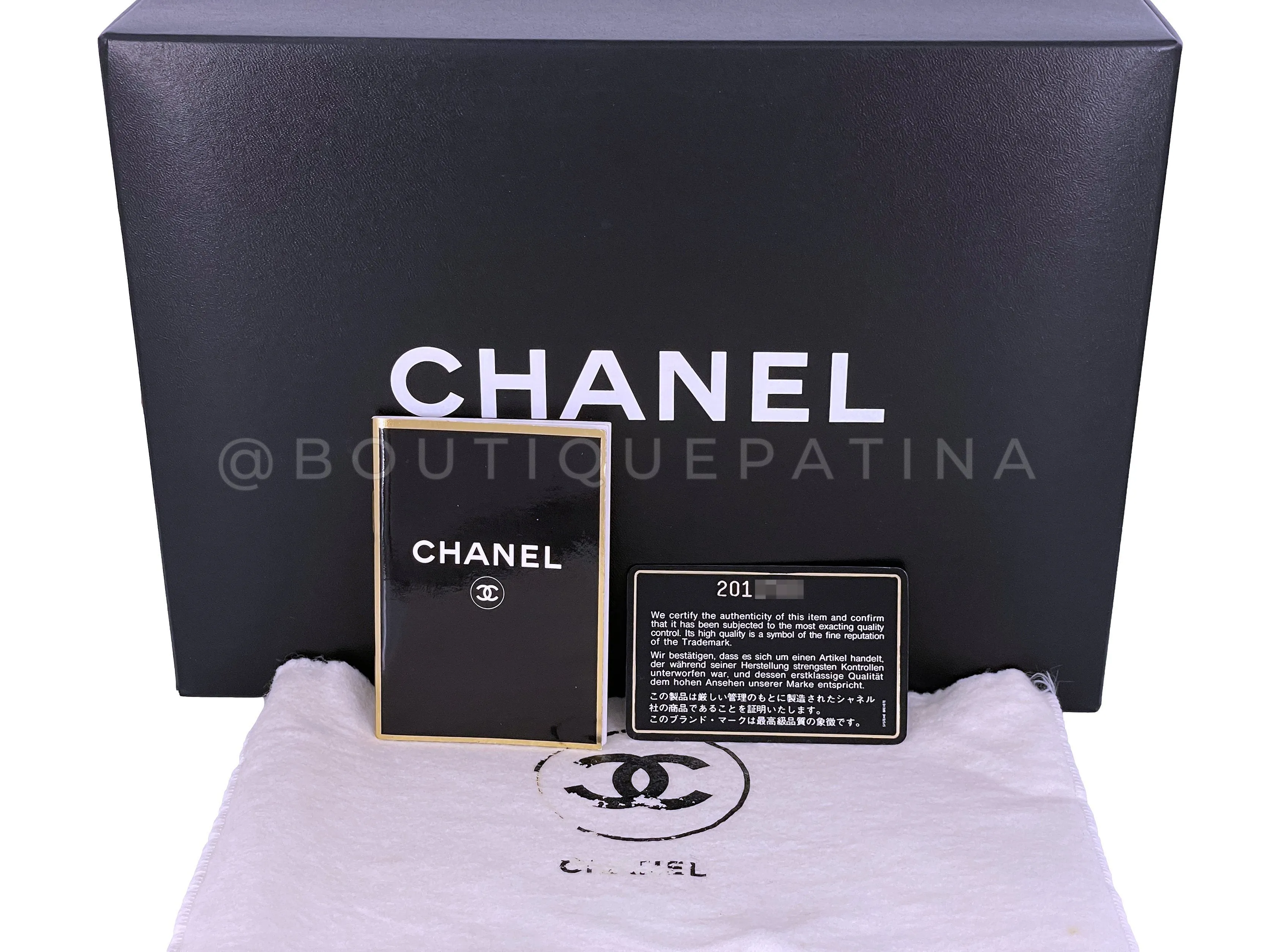 Chanel 1991 Vintage Medium Black Chevron Classic Double Flap Bag 24k GHW Lambskin