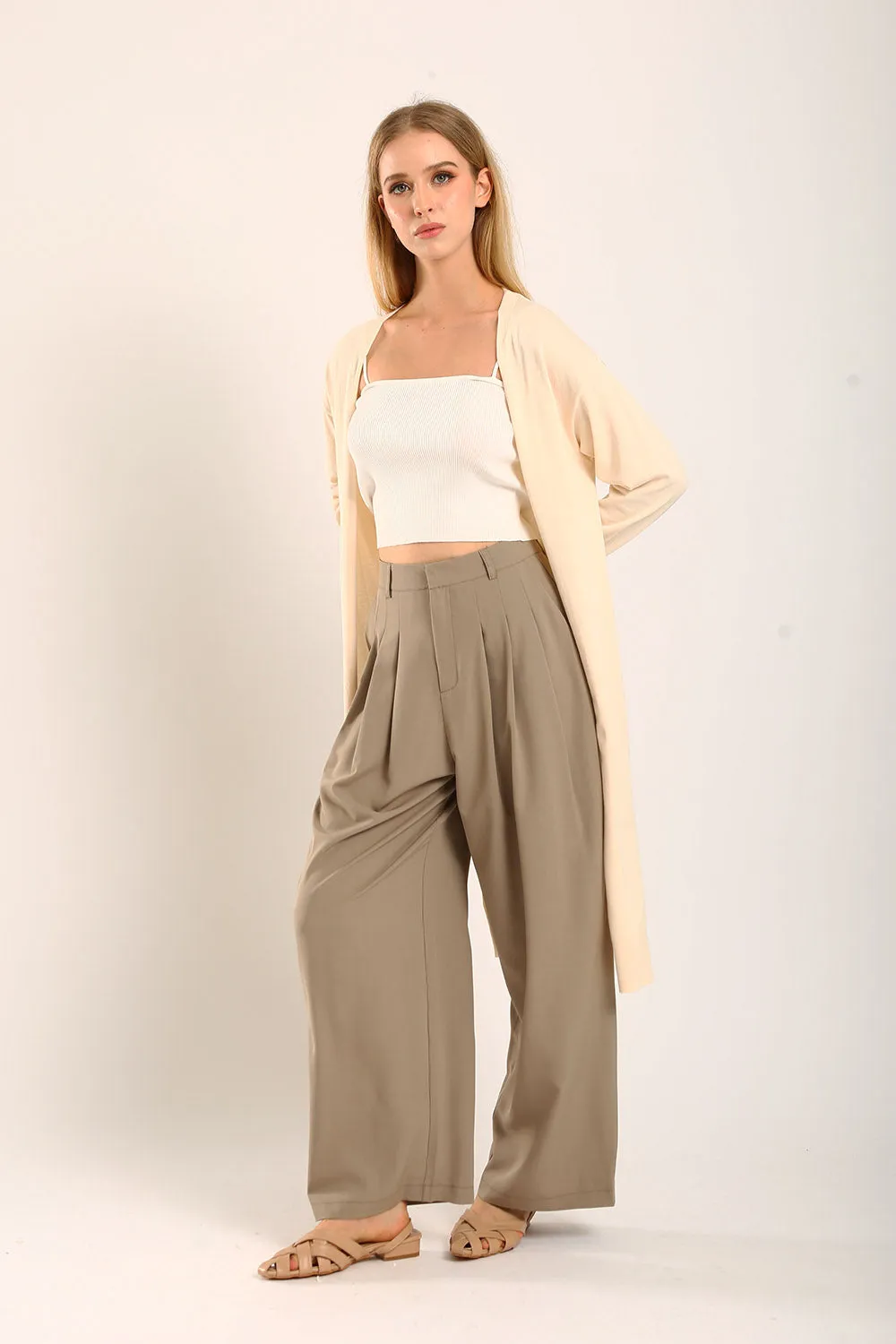 Claudette Relaxed Tailored Pants in Khakis