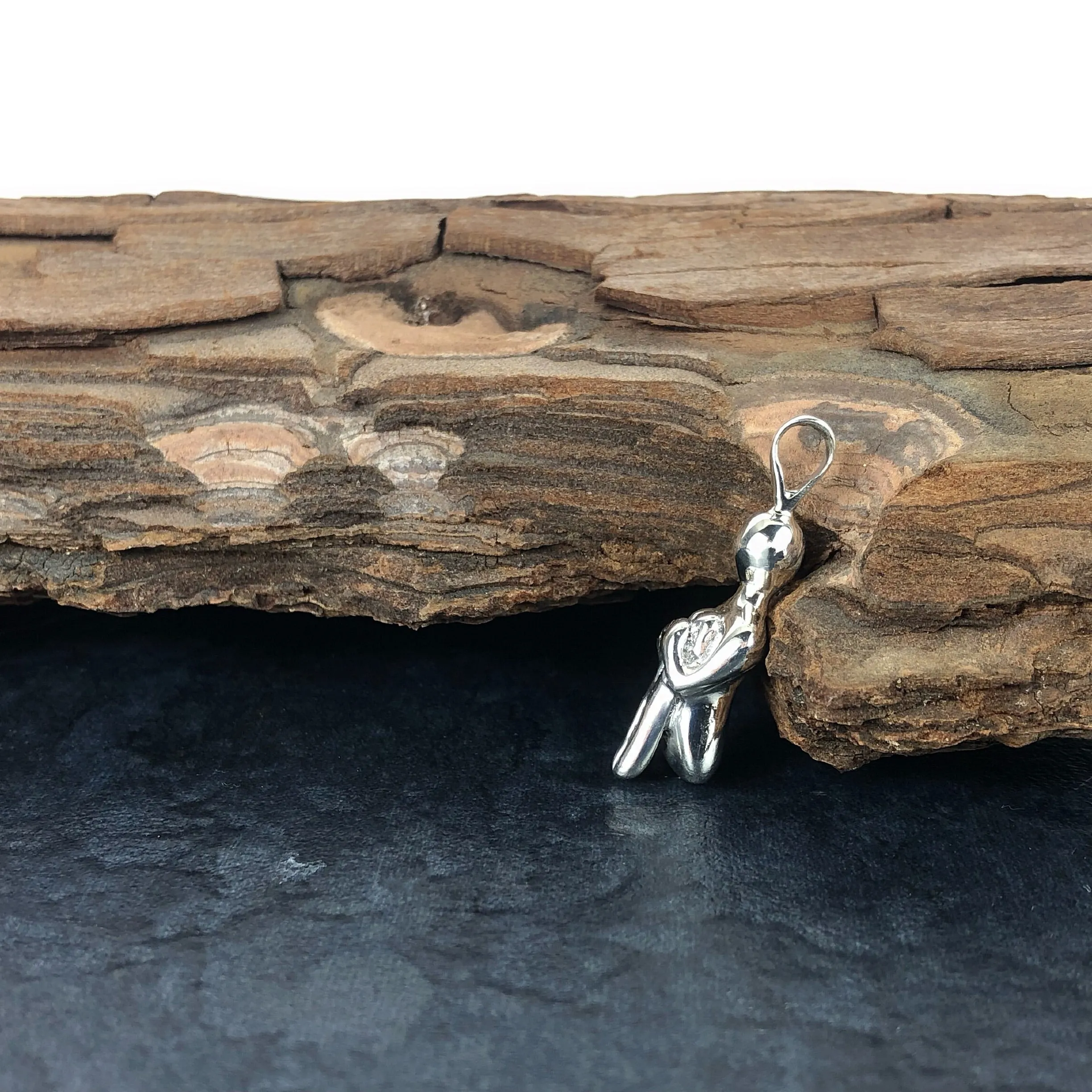 Contemplation Pendant - VP250