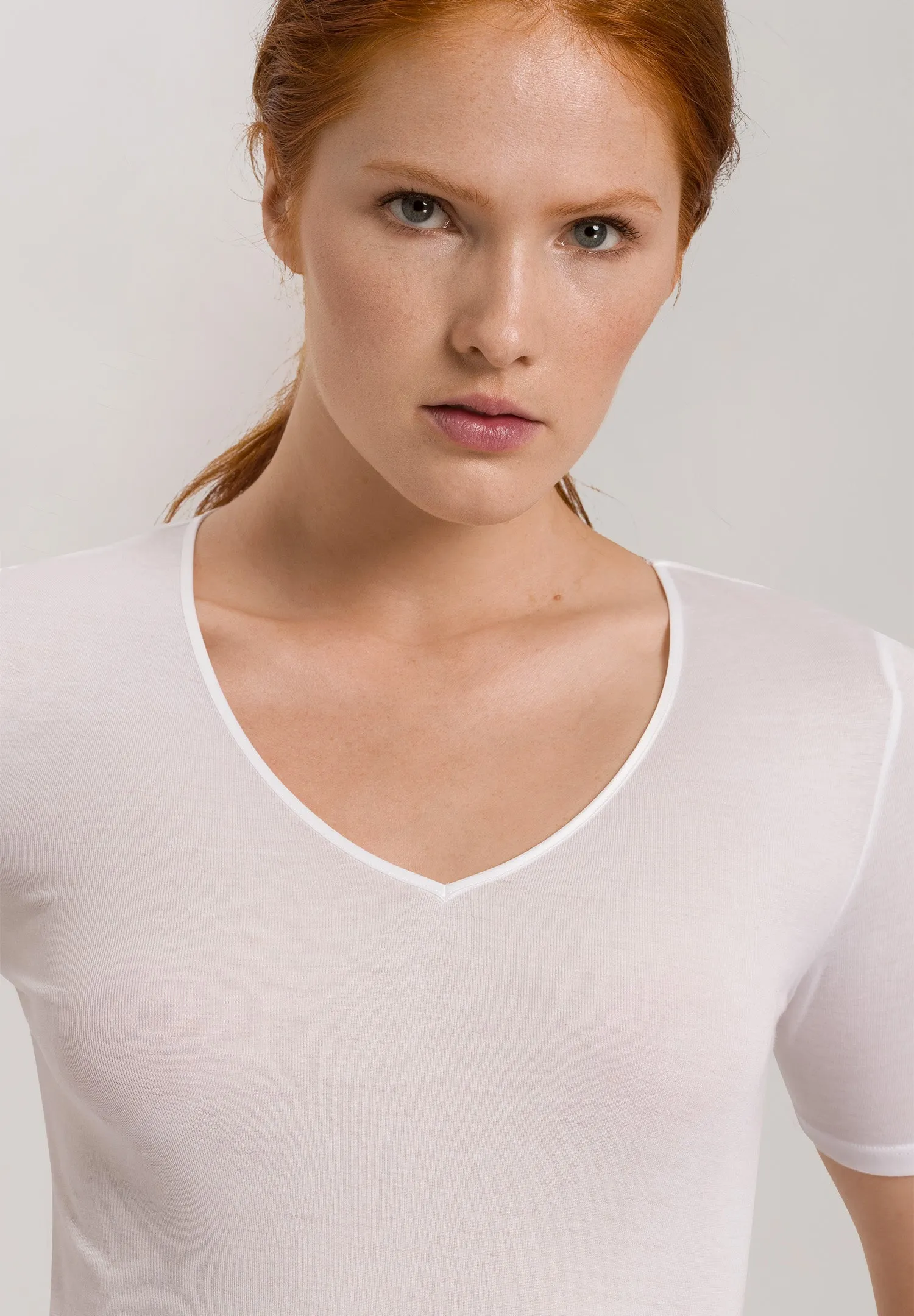 Cotton Seamless Fitted Cotton V-Neck Top | White 71603-101