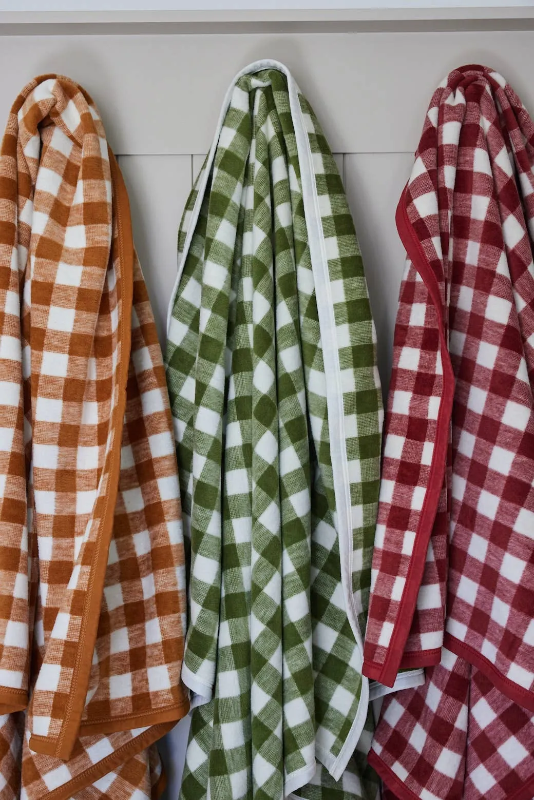 Cozy Gingham Rosewood Blanket: Original