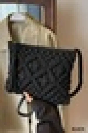 Crochet Crossbody - Black
