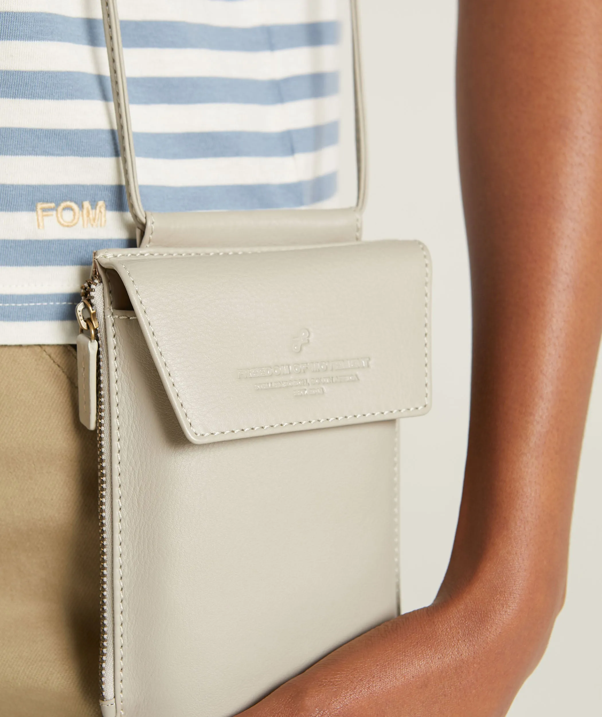 Crossbody Cellphone Pouch - Ivory