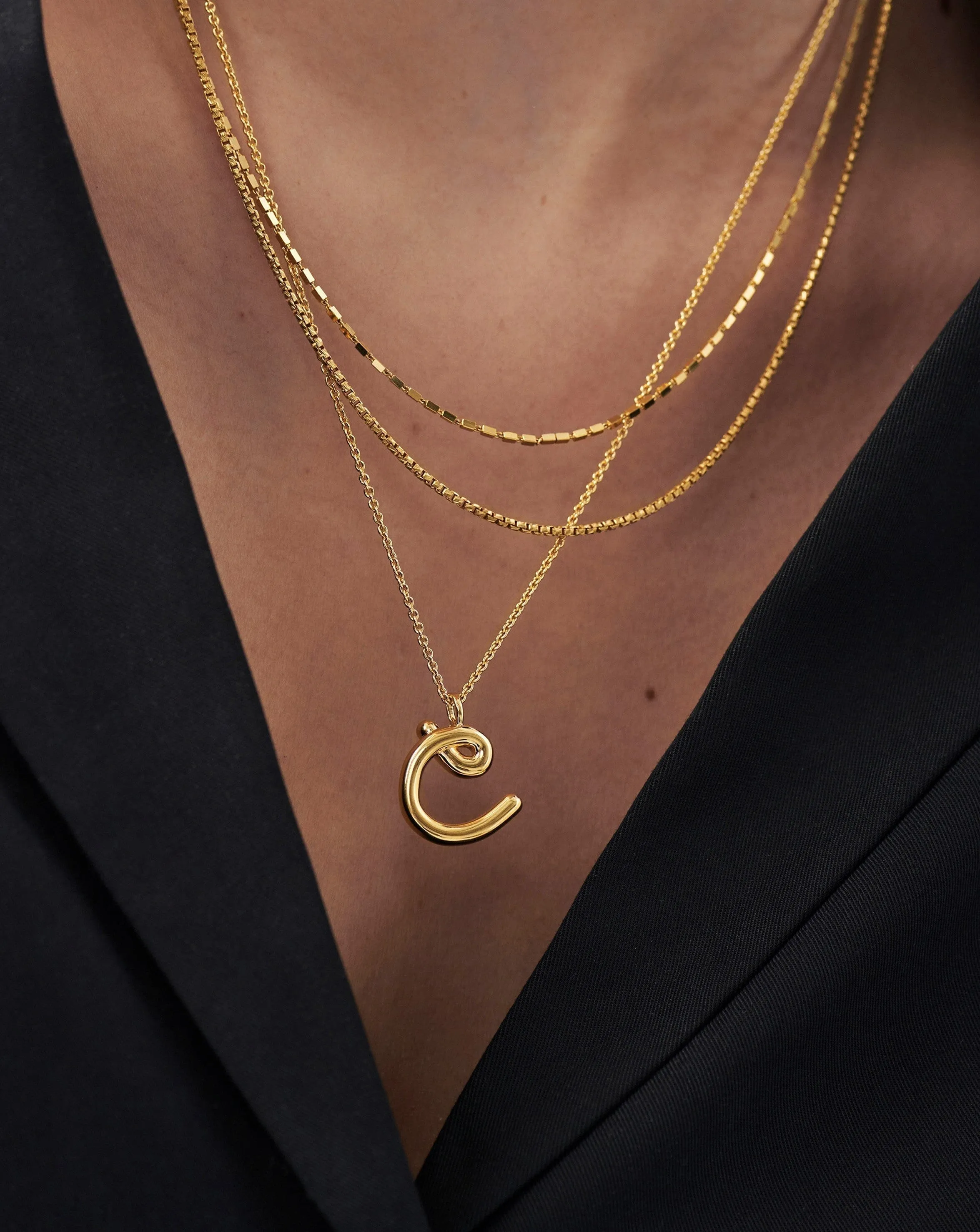 Curly Molten Initial Pendant Necklace - Initial C | 18k Gold Vermeil