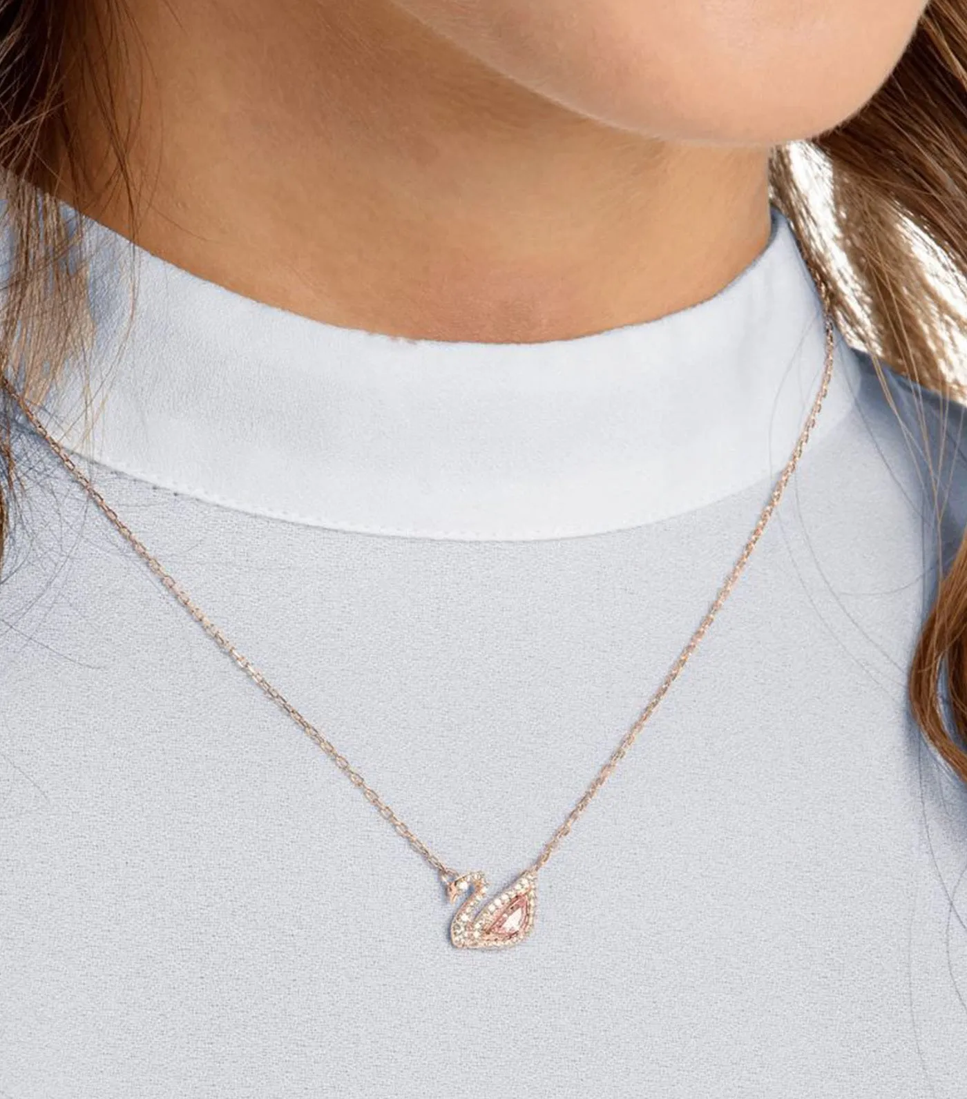 Dazzling Swan Necklace Pink Rose Gold-Tone Plated