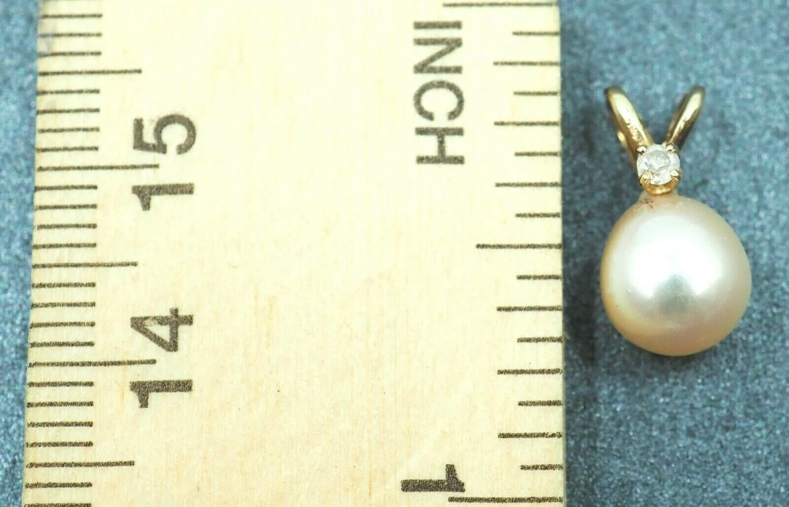 Diamond & Freshwater Pearl Yellow Gold Pendant