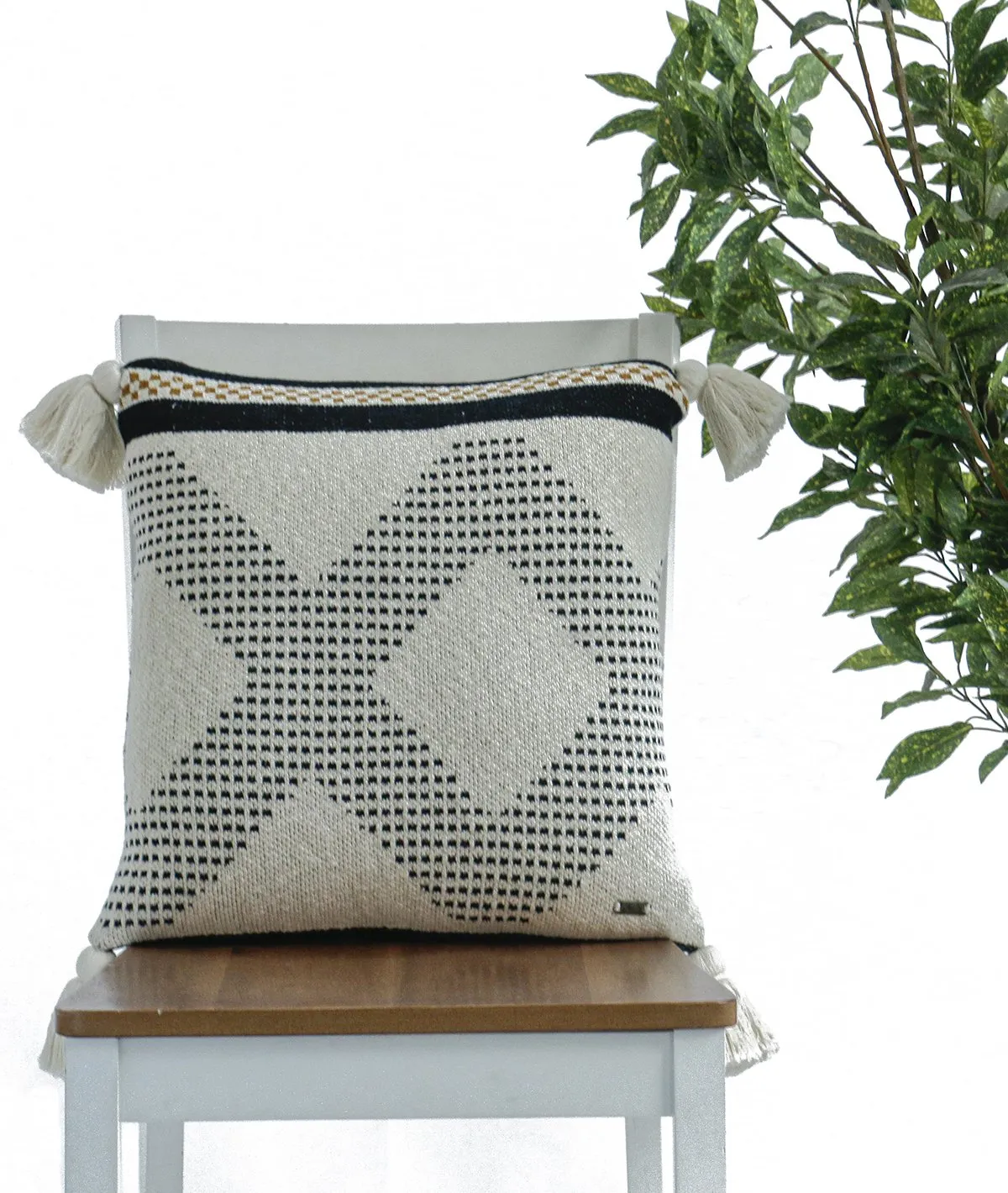 Diamond Check Cotton Knitted Decorative Black & Natural Color 18 x 18 Inches Cushion Cover