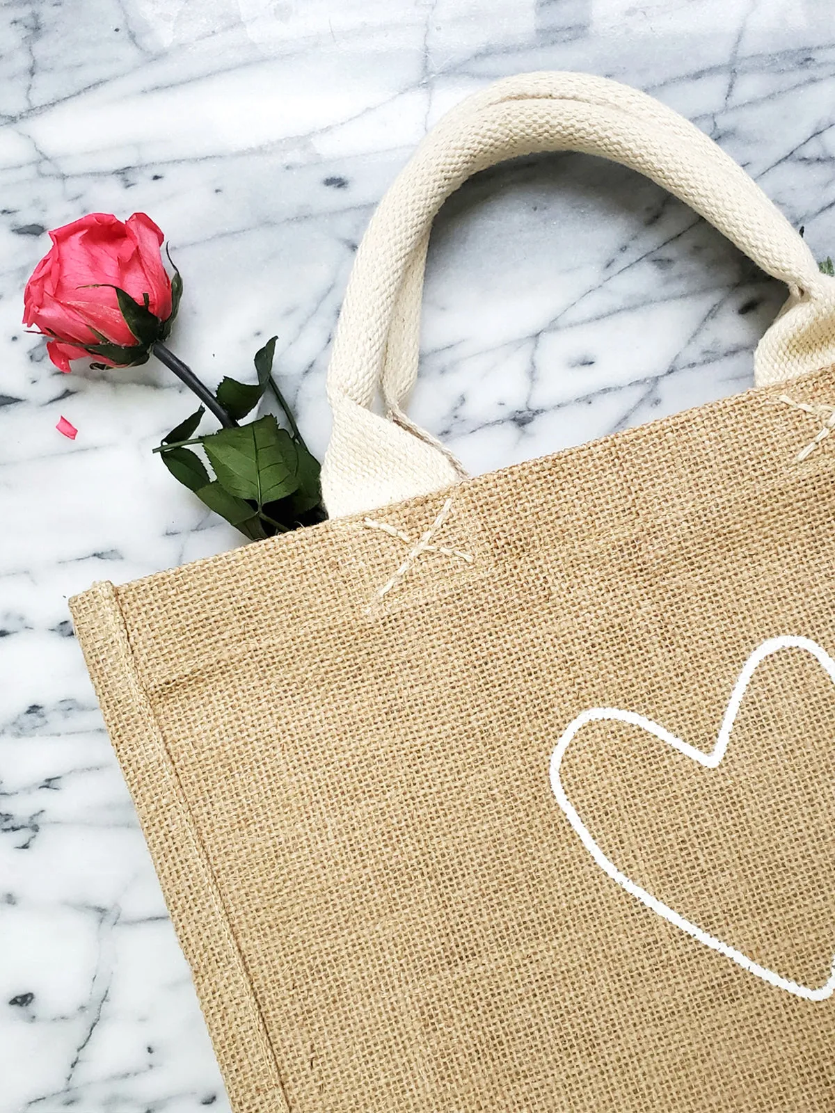 Eco-Friendly Jute Gift Bag: Sustainable and Stylish