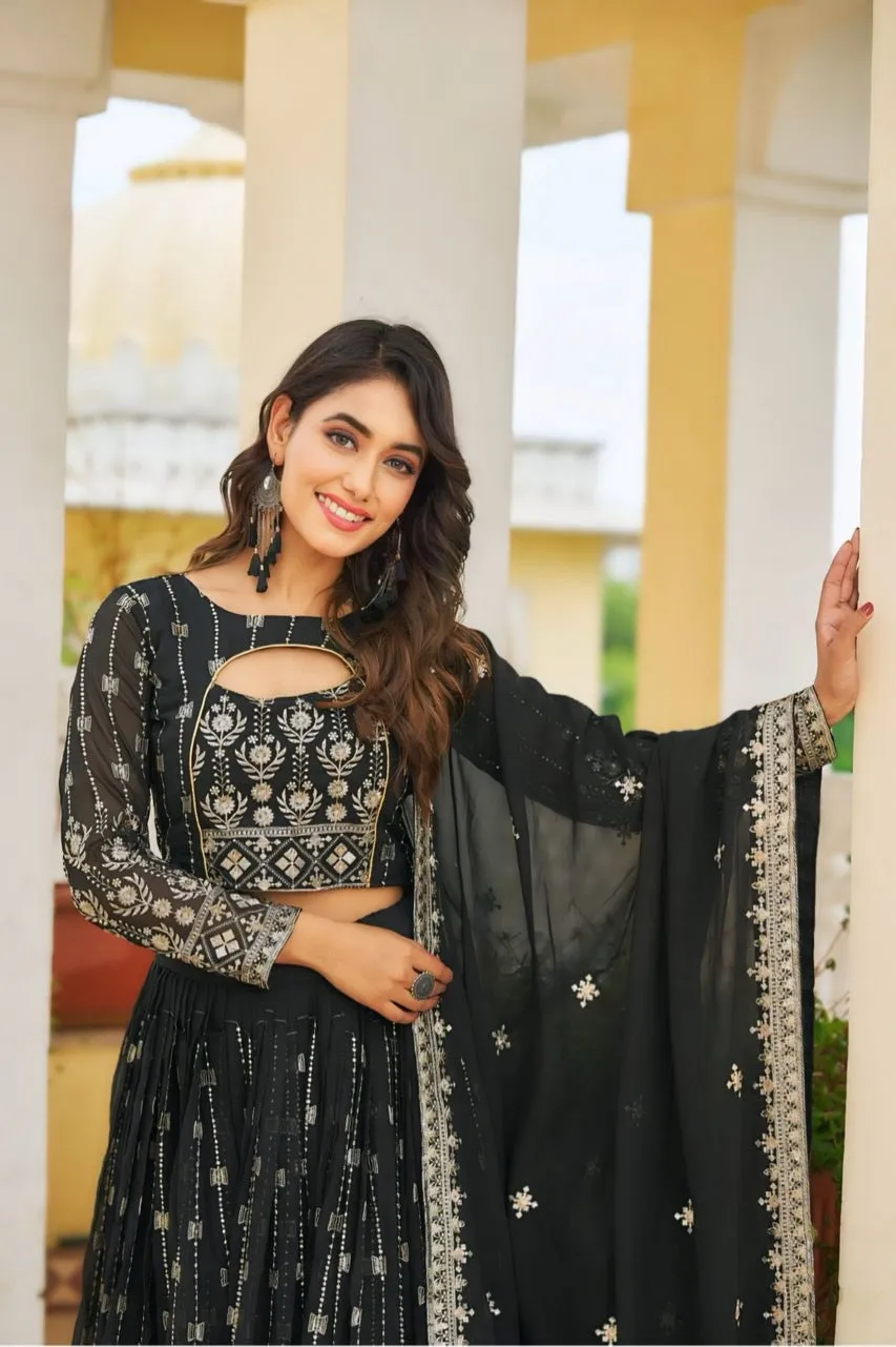 EMBRACE THE  BEAUTY OF TRADITIONAL DESIGNER LEHENGA CHOLI