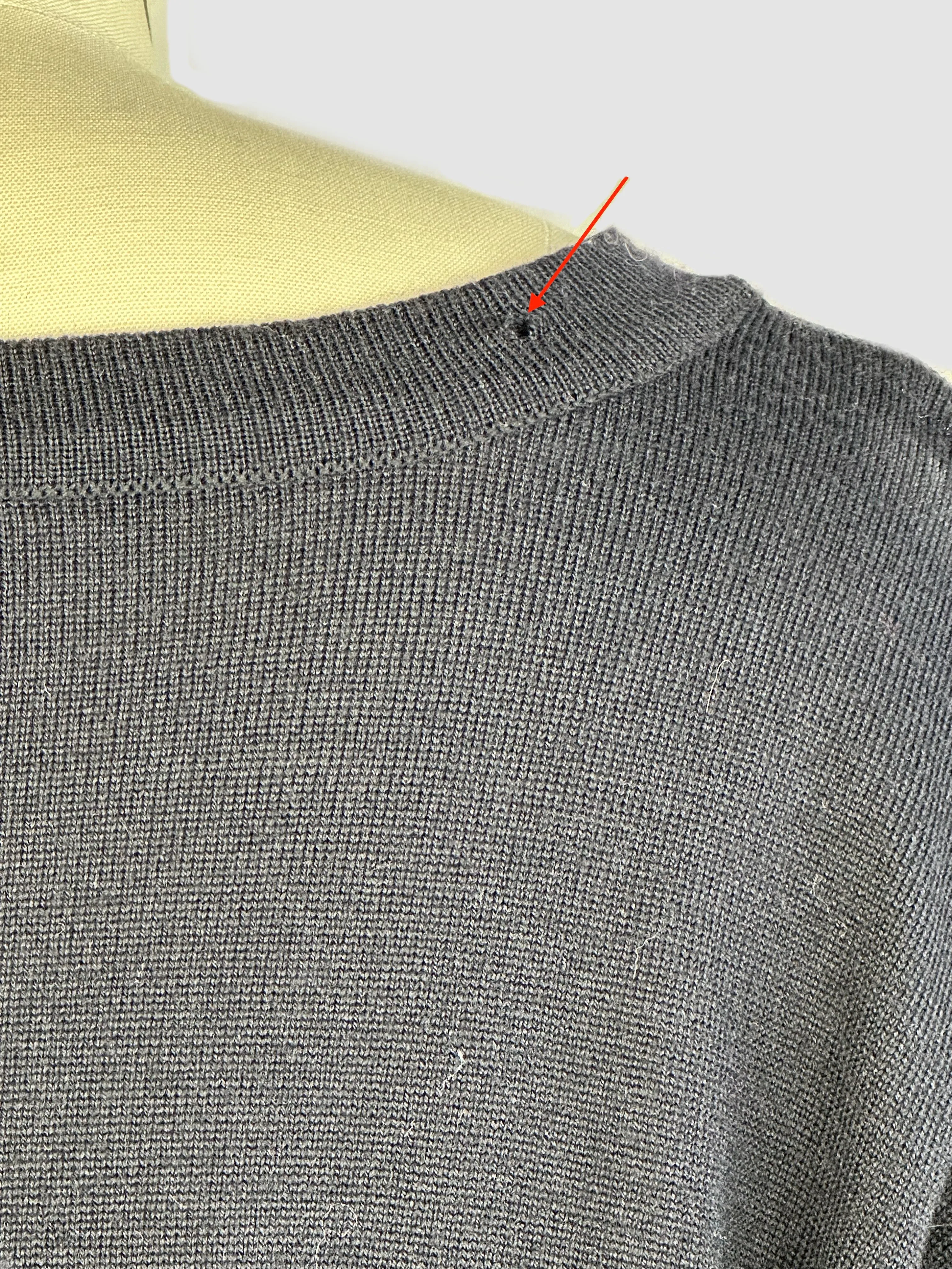 ESCADA VINTAGE 90s Knit Bow Sweater • Medium