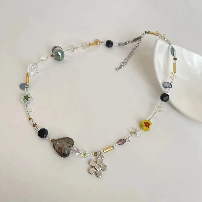 Fashionable Handmade Flower Beaded Necklace