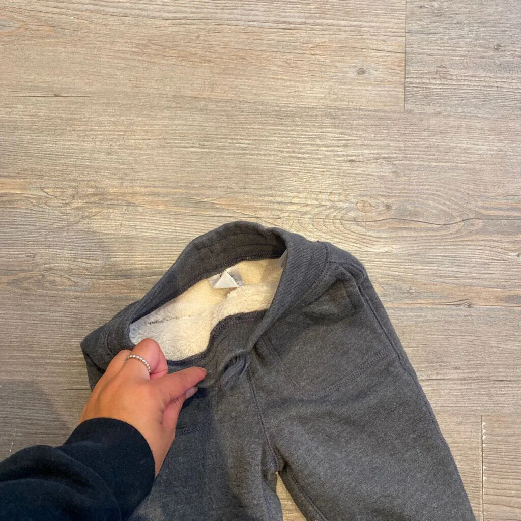 Gap grey sweatpants with faux fur (fleece lined) thick sweatpants 18-24m