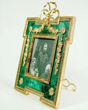 Graceful Modern Photo Frame - Angie Home