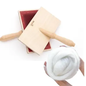 Hand Carder Bundle | Kromski Hand Carder 108 TPI Plus 8oz Natural Corriedale Wool Roving