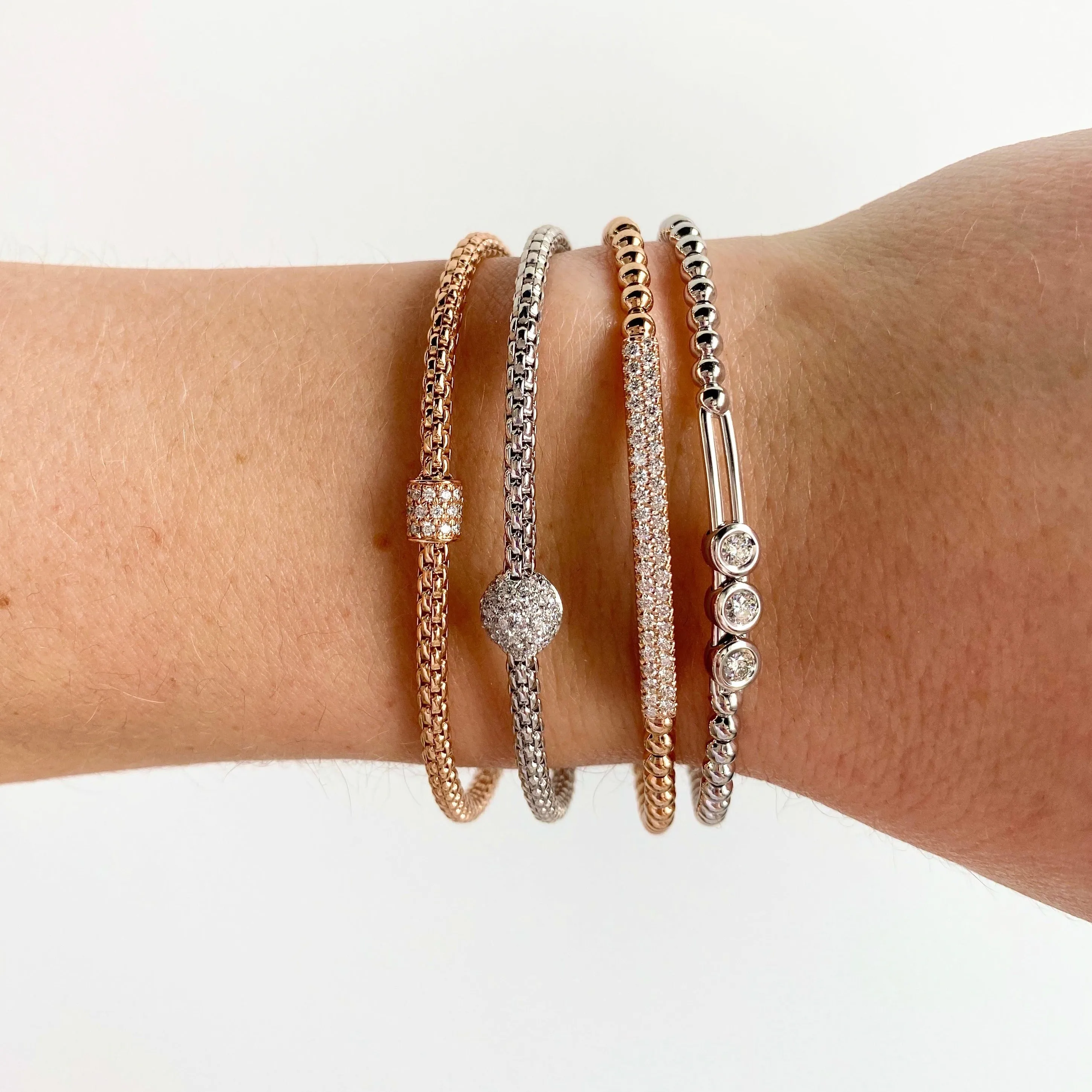 Hulchi Belluni Pave Diamond Stretch Bracelet 21323