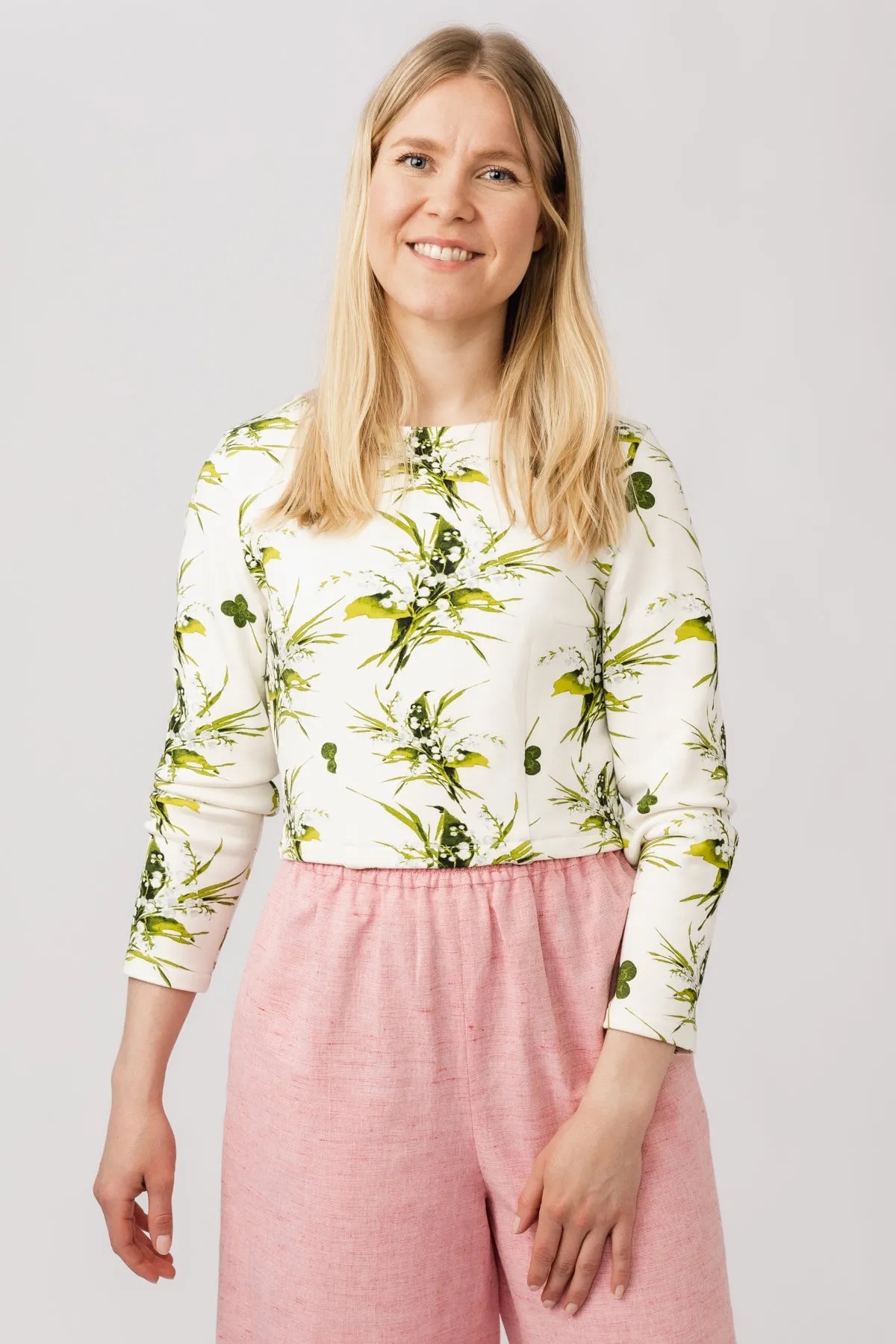 Kanerva button-back tee