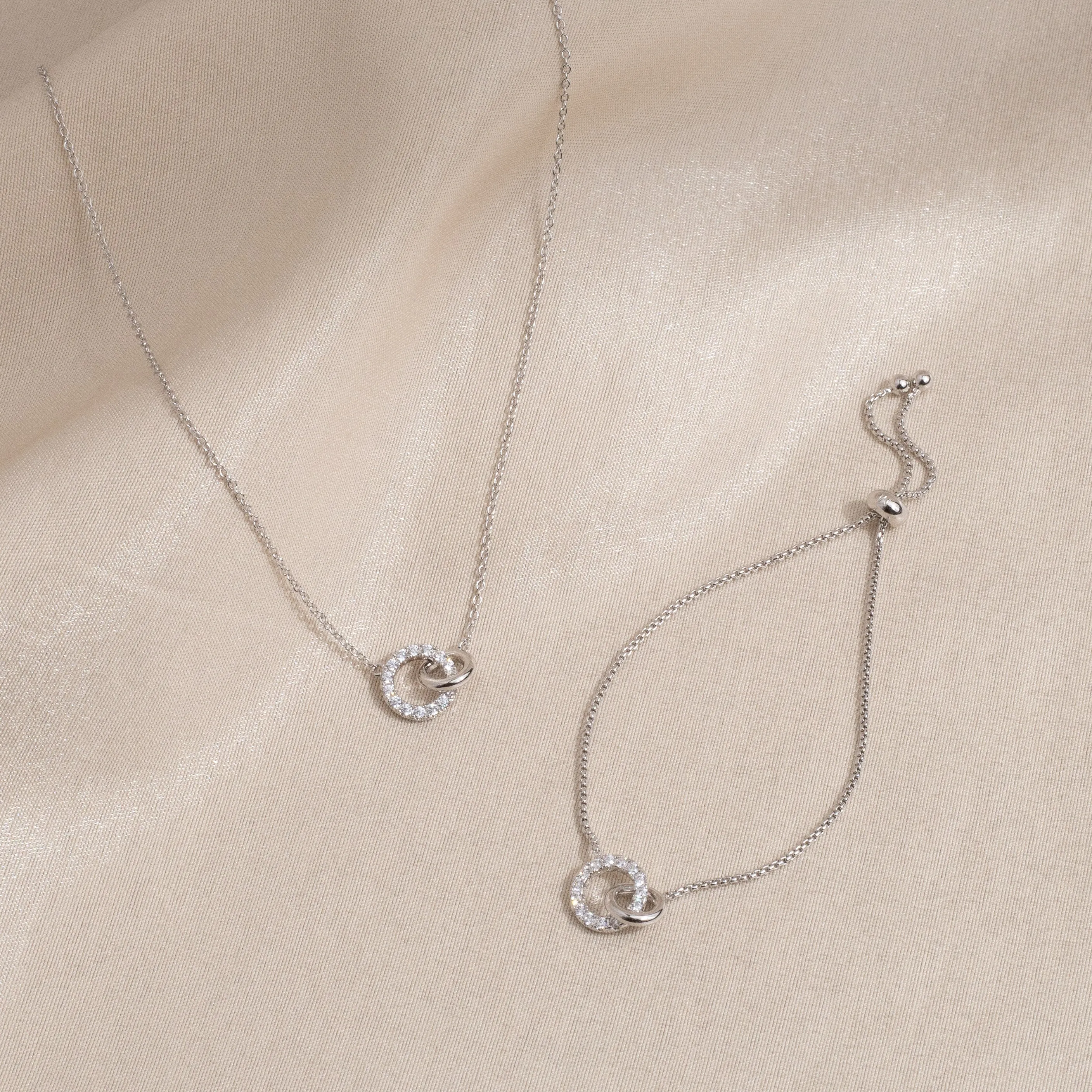Kloe Interlocking Necklace