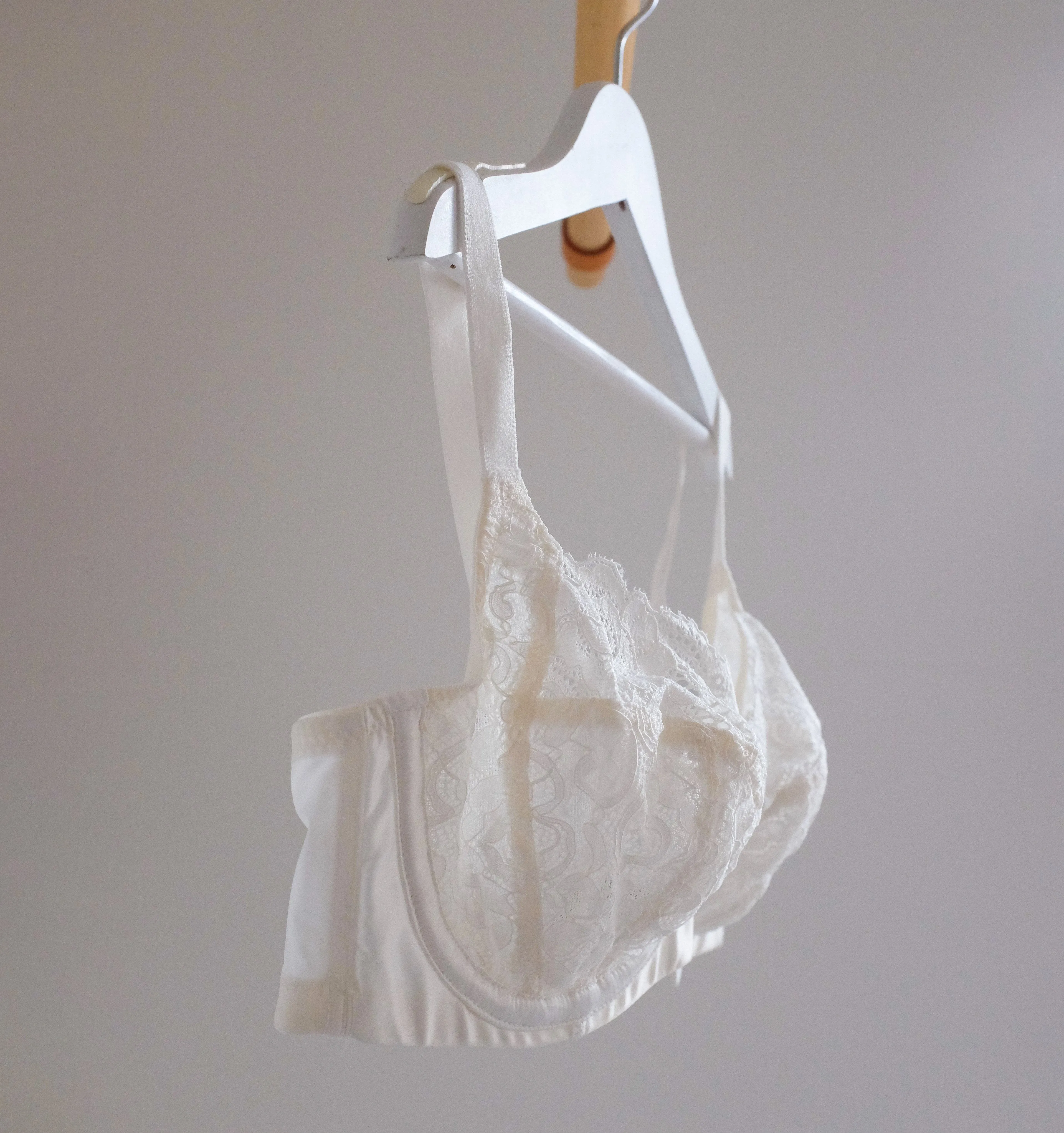Lace detail balconette [Ivory]