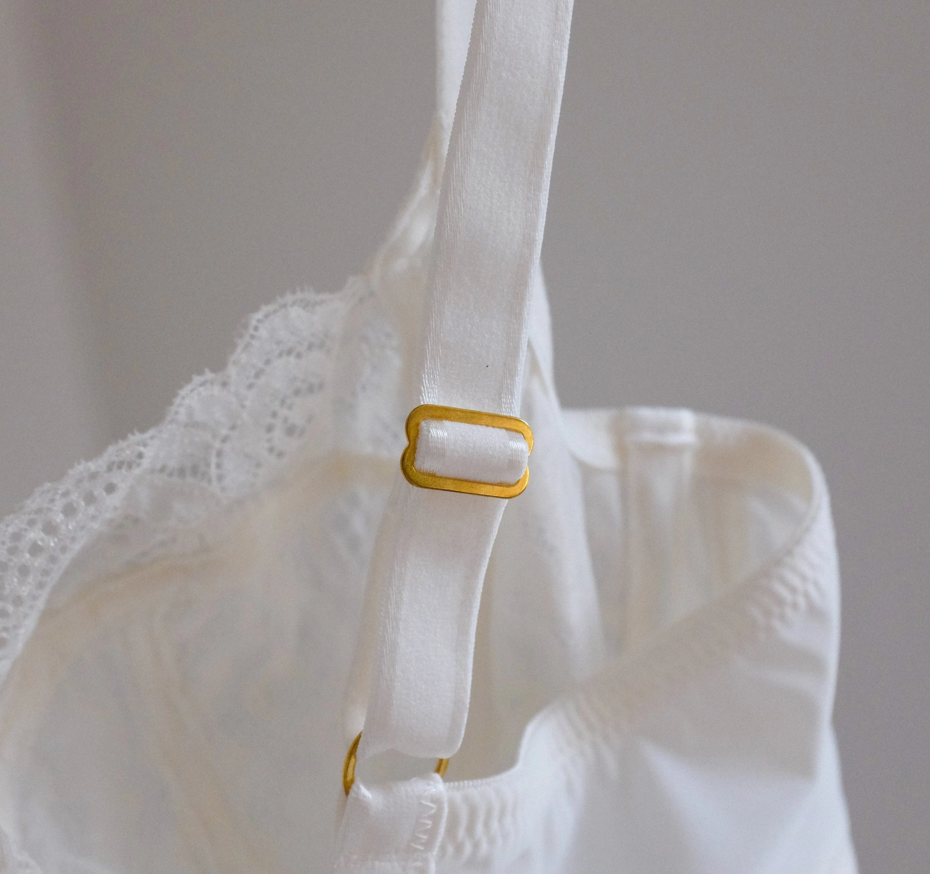 Lace detail balconette [Ivory]