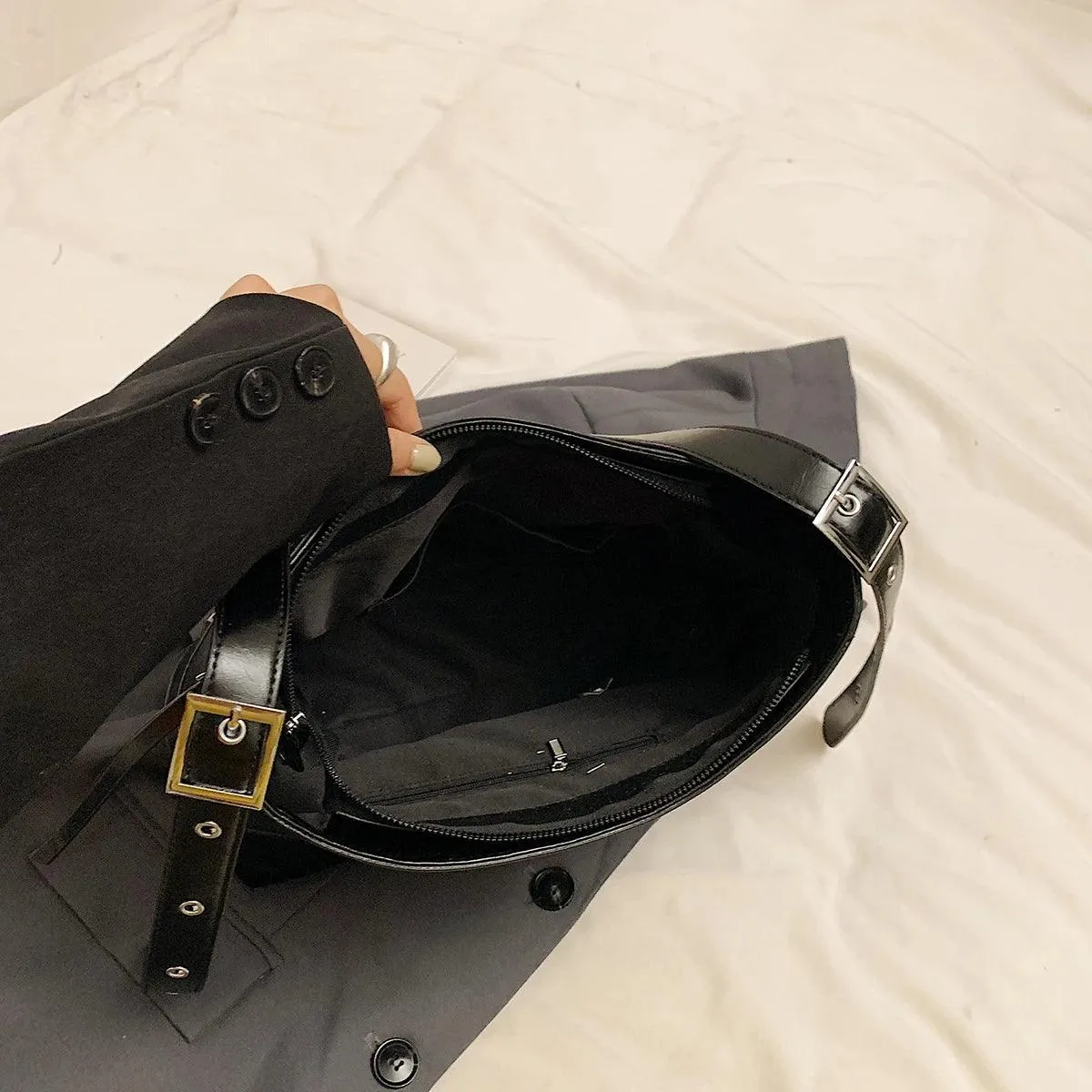 Large Shoulder Bags Leather Rivet Geometric Style Women Soft Zipper Crossbody