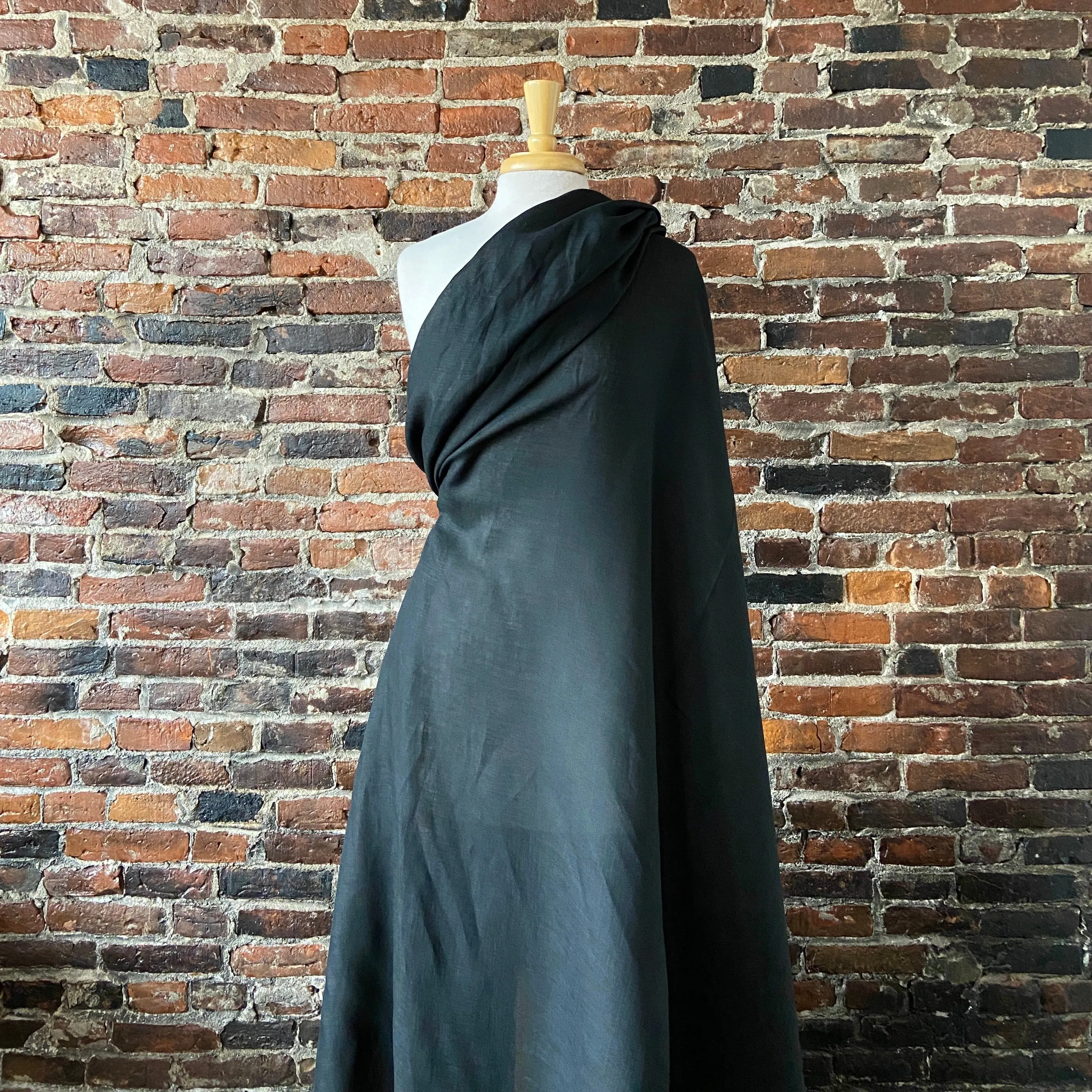 Lightweight Linen from Europe in Black