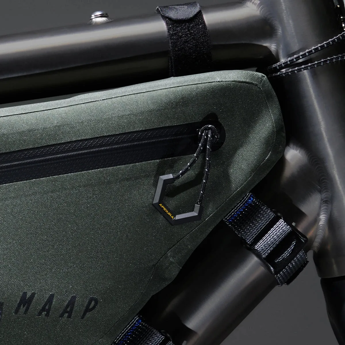MAAP X APIDURA Frame Pack 4L - Loam