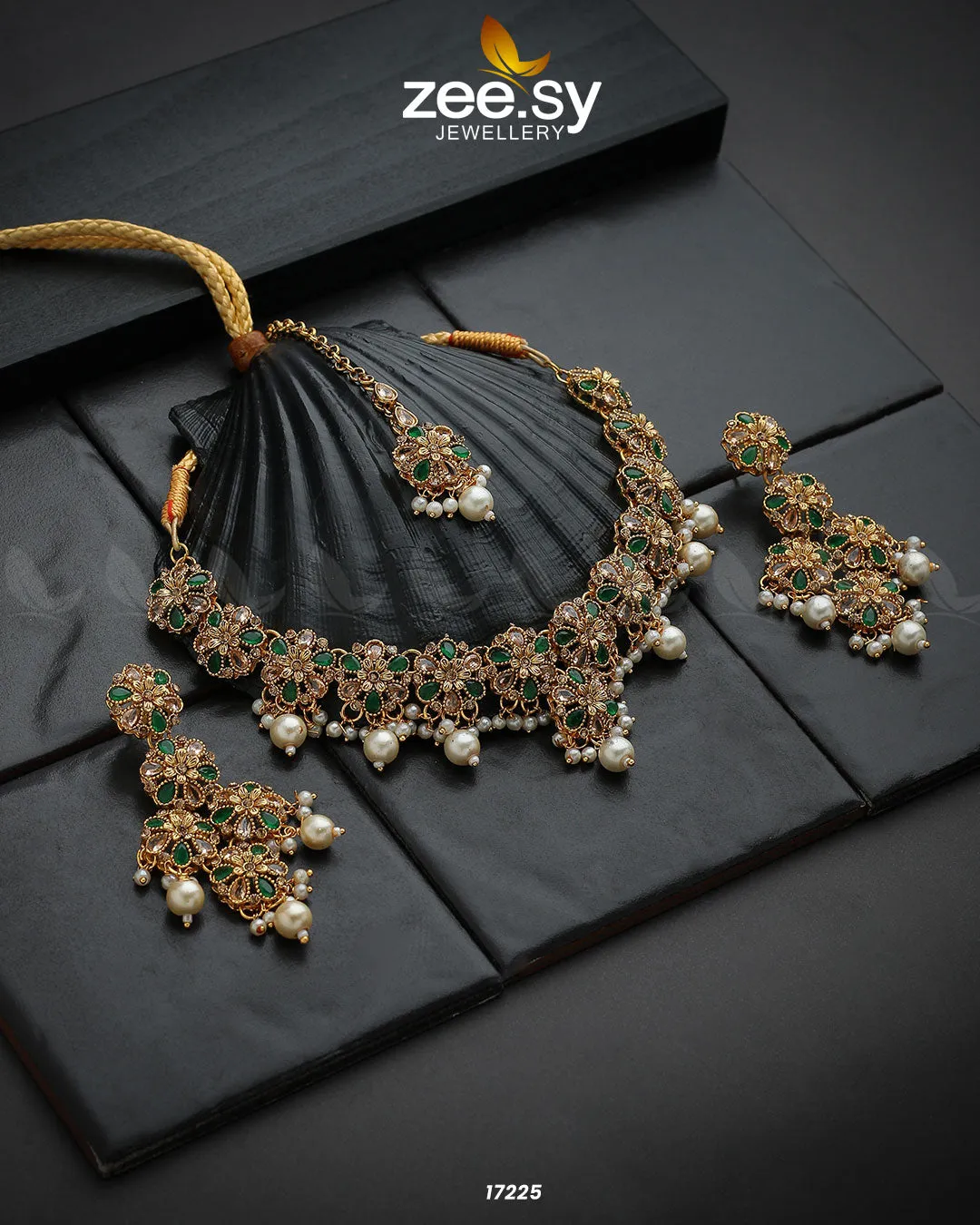 Magnolia Glimmer Necklace
